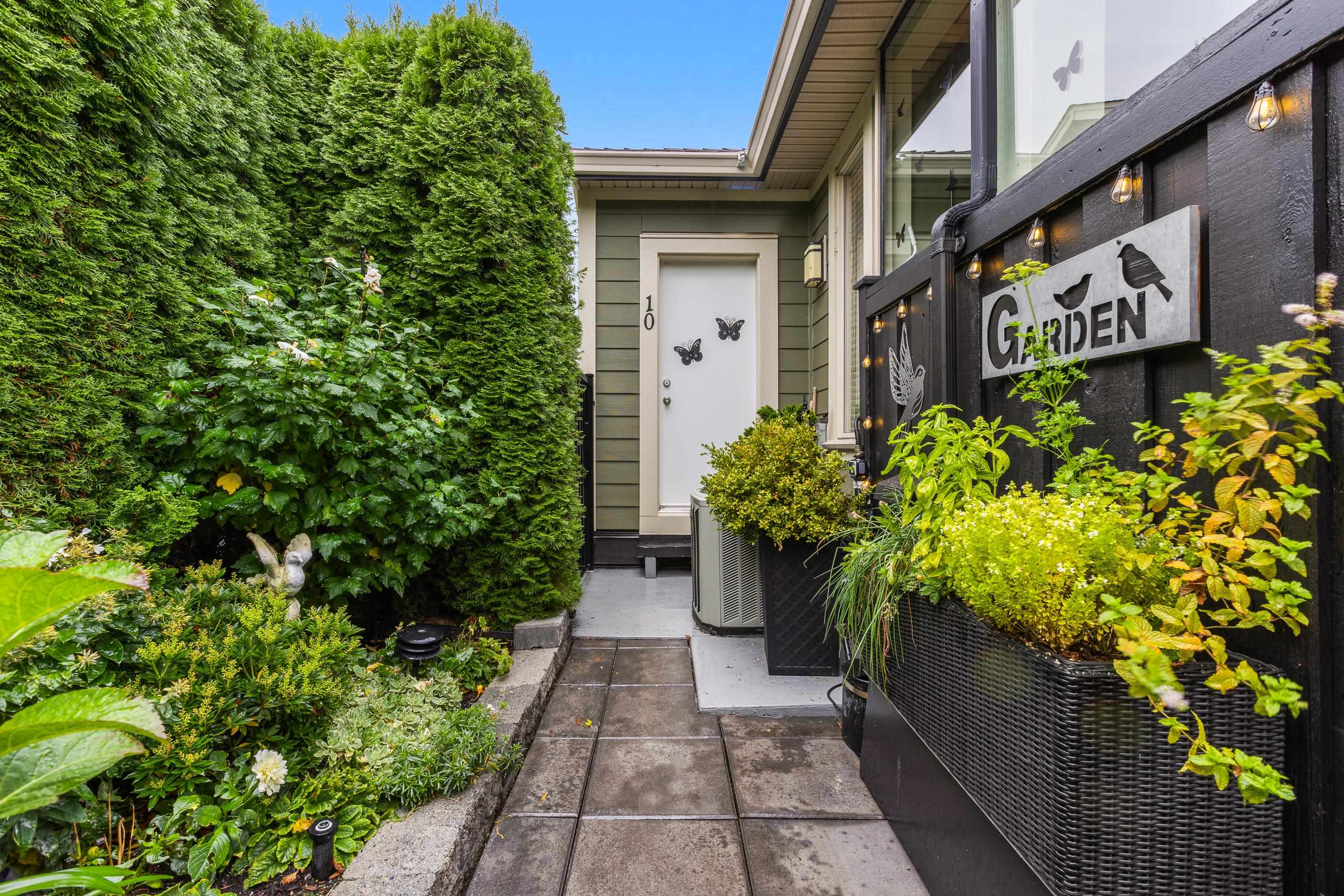 22 350 174 STREET Unit: 22