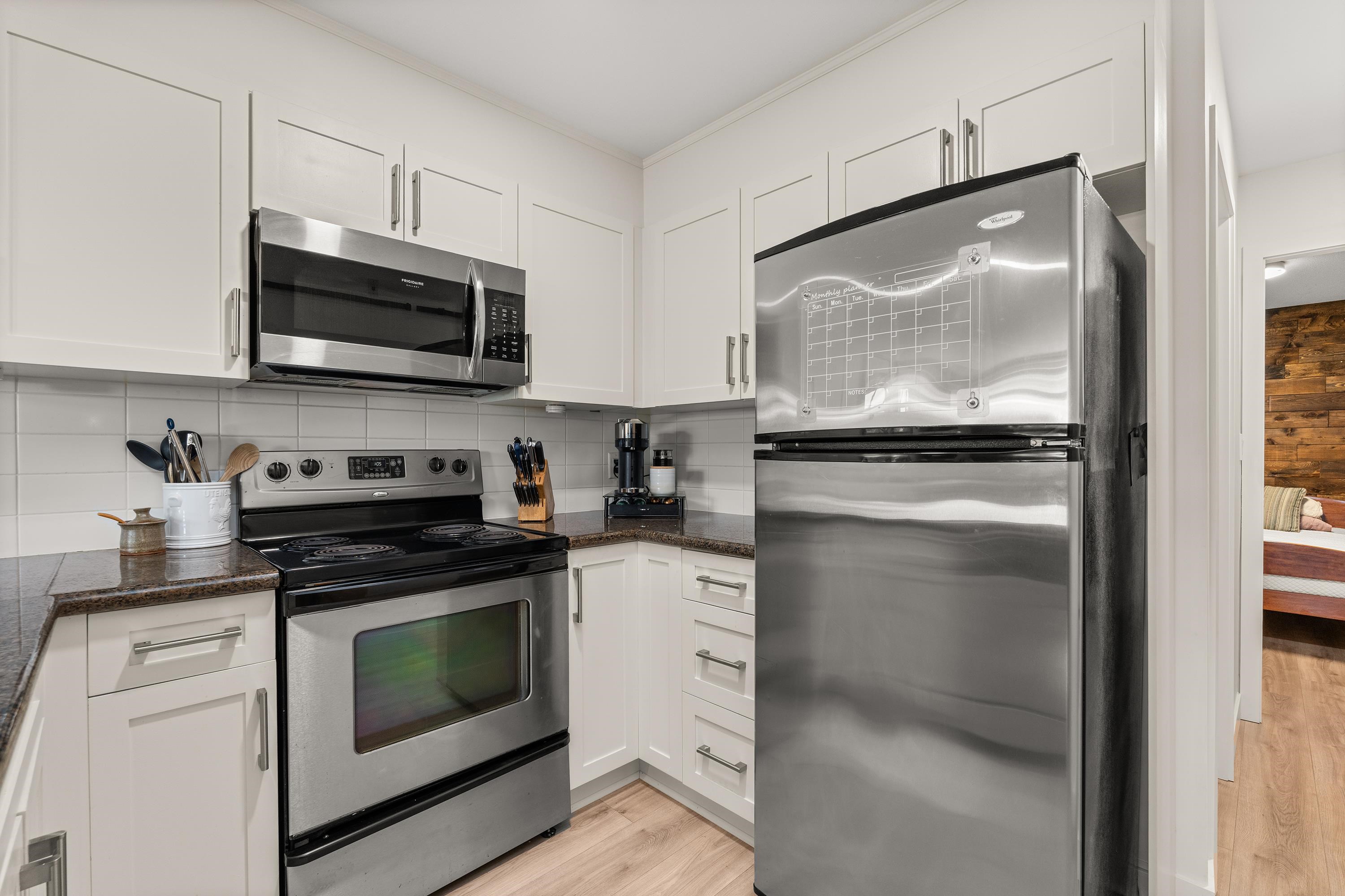 27 19551 66 AVENUE Unit: 27