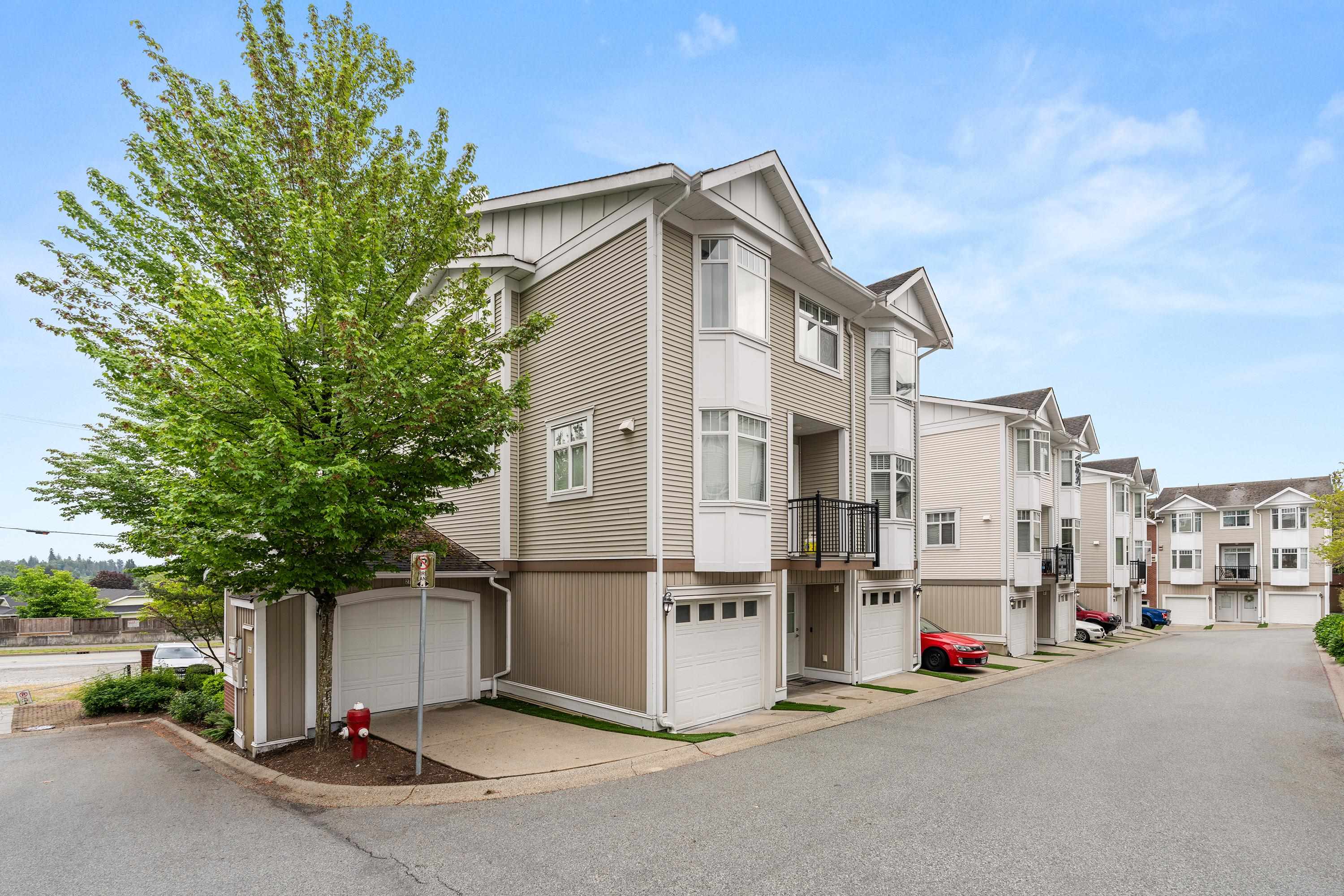 27 19551 66 AVENUE Unit: 27