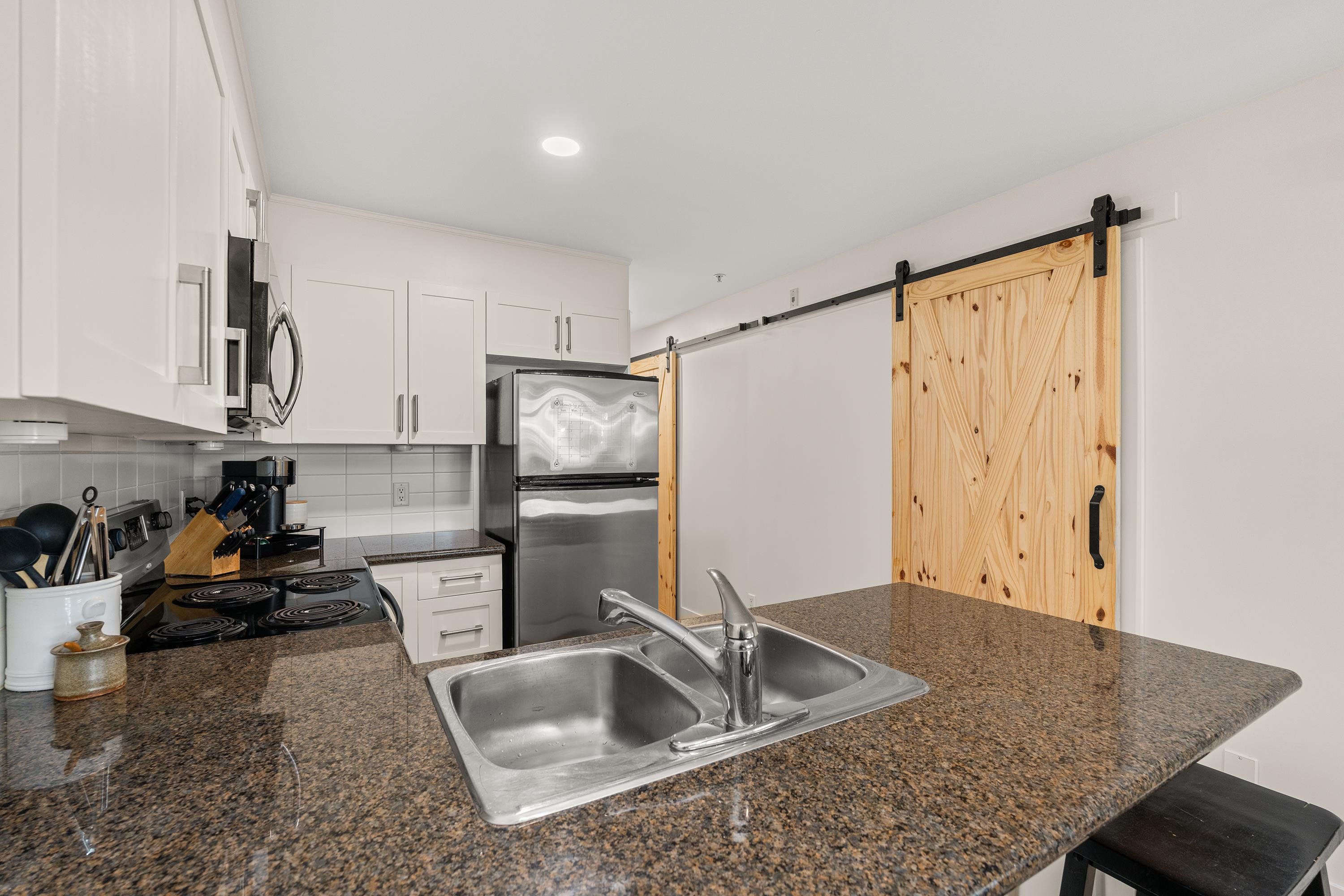 27 19551 66 AVENUE Unit: 27