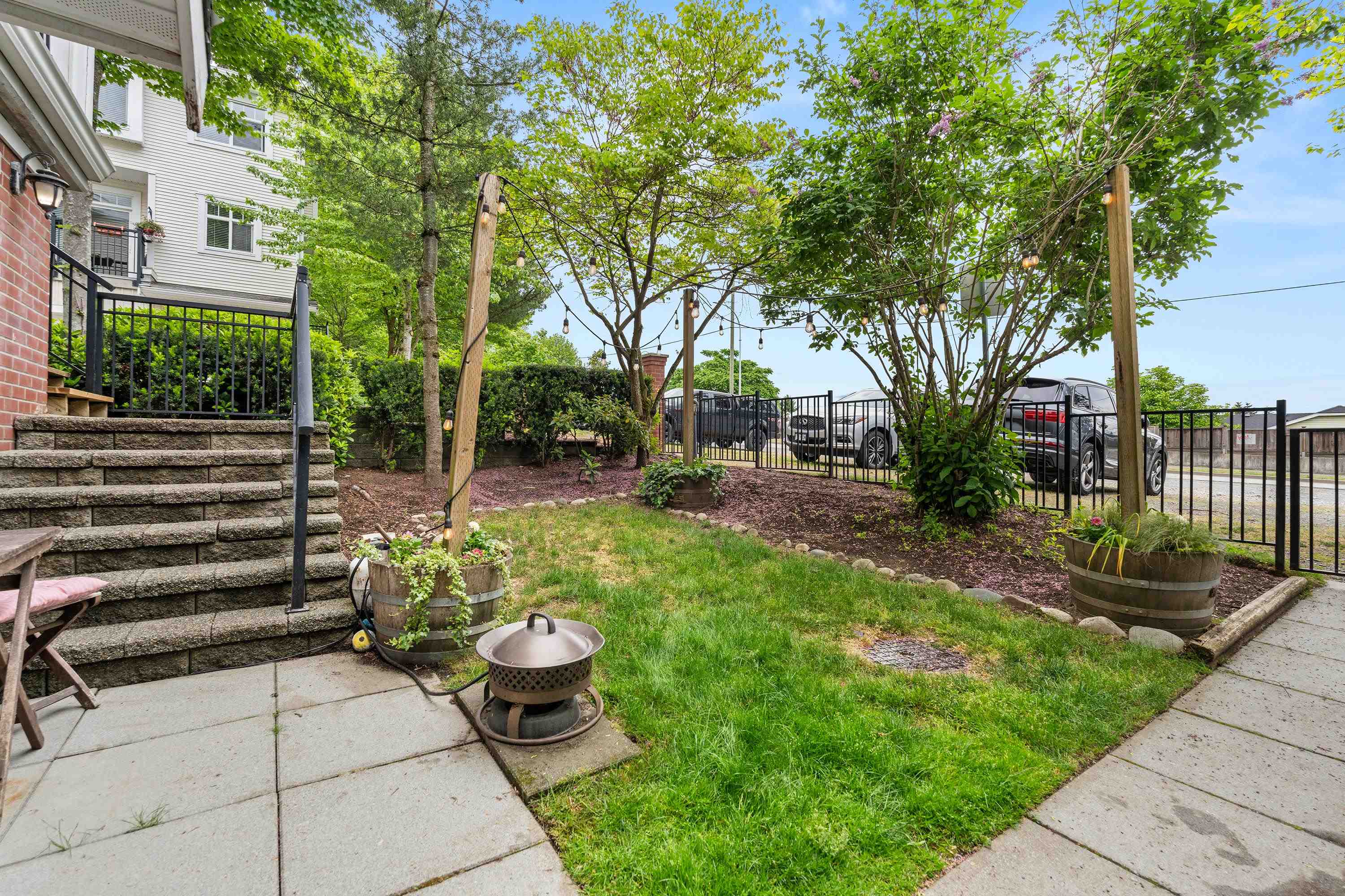 27 19551 66 AVENUE Unit: 27