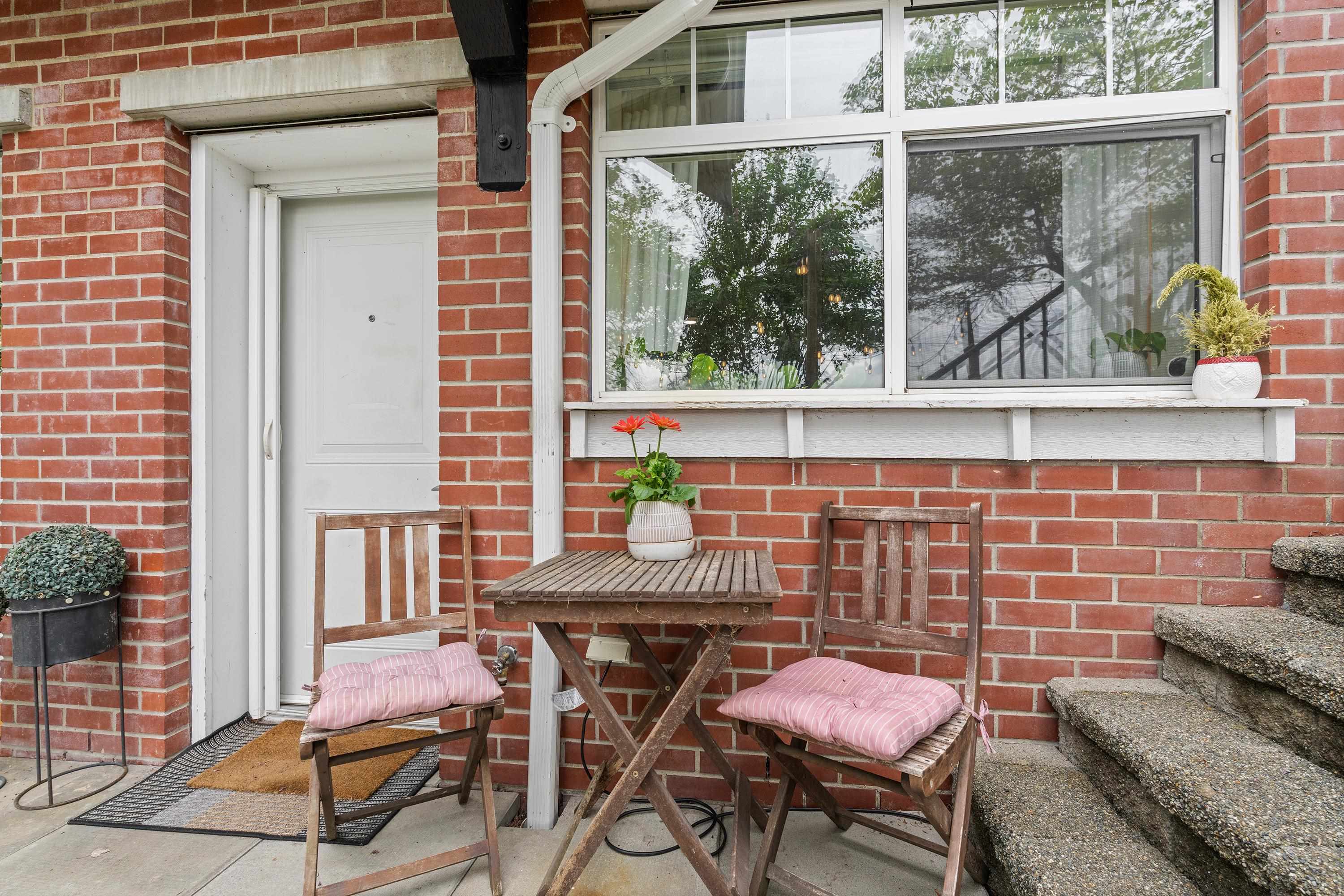 27 19551 66 AVENUE Unit: 27