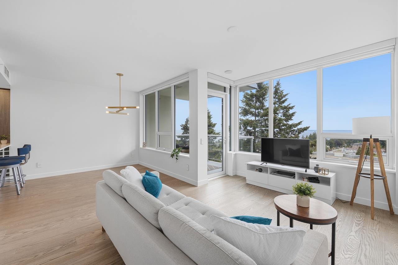 902 15165 THRIFT AVENUE Unit: 902