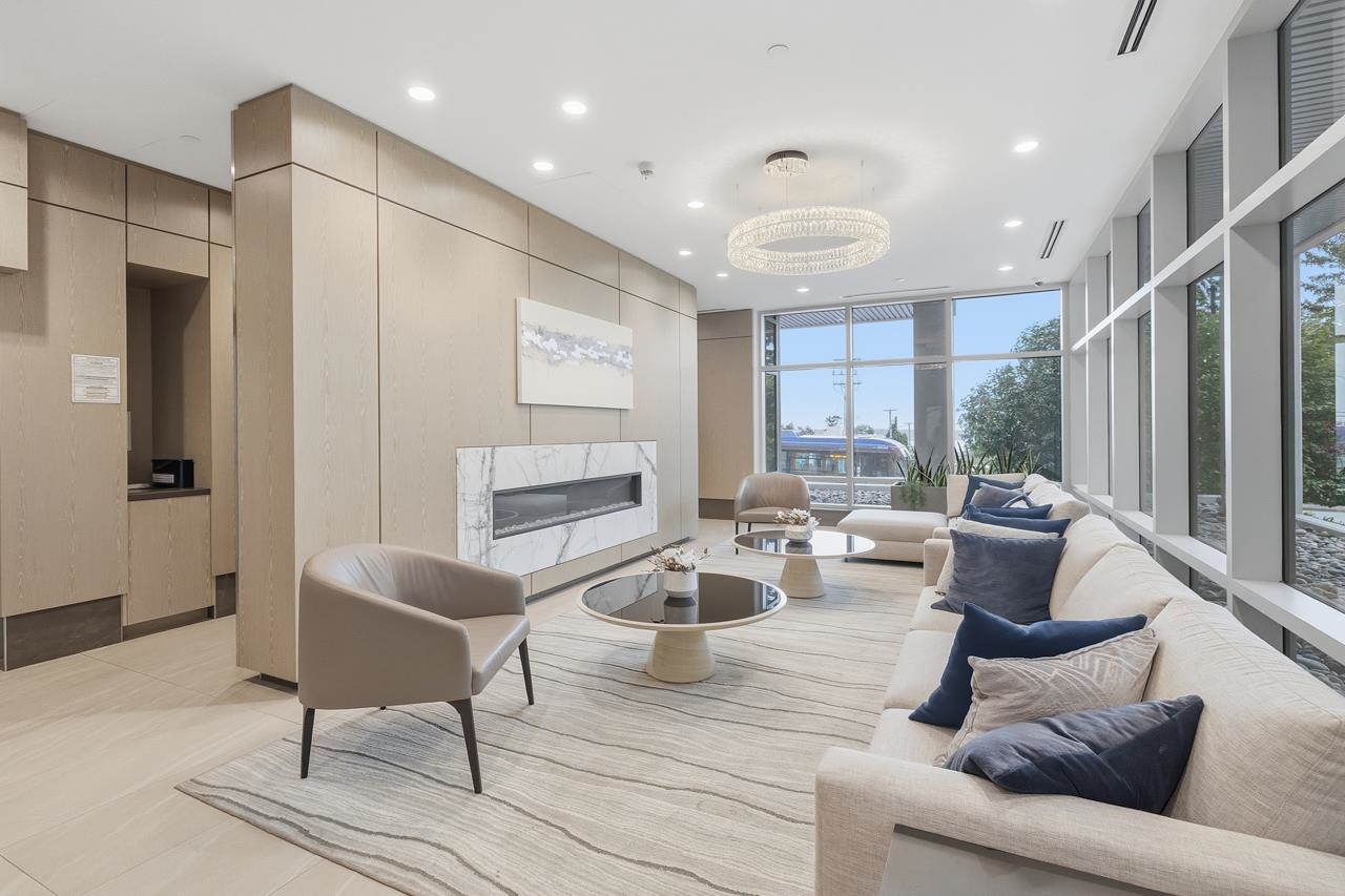 902 15165 THRIFT AVENUE Unit: 902