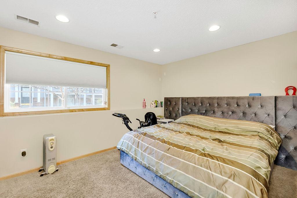 1670 Village Trail E Unit: 5