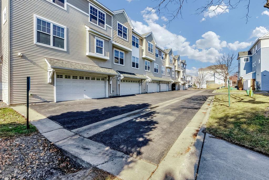 1670 Village Trail E Unit: 5