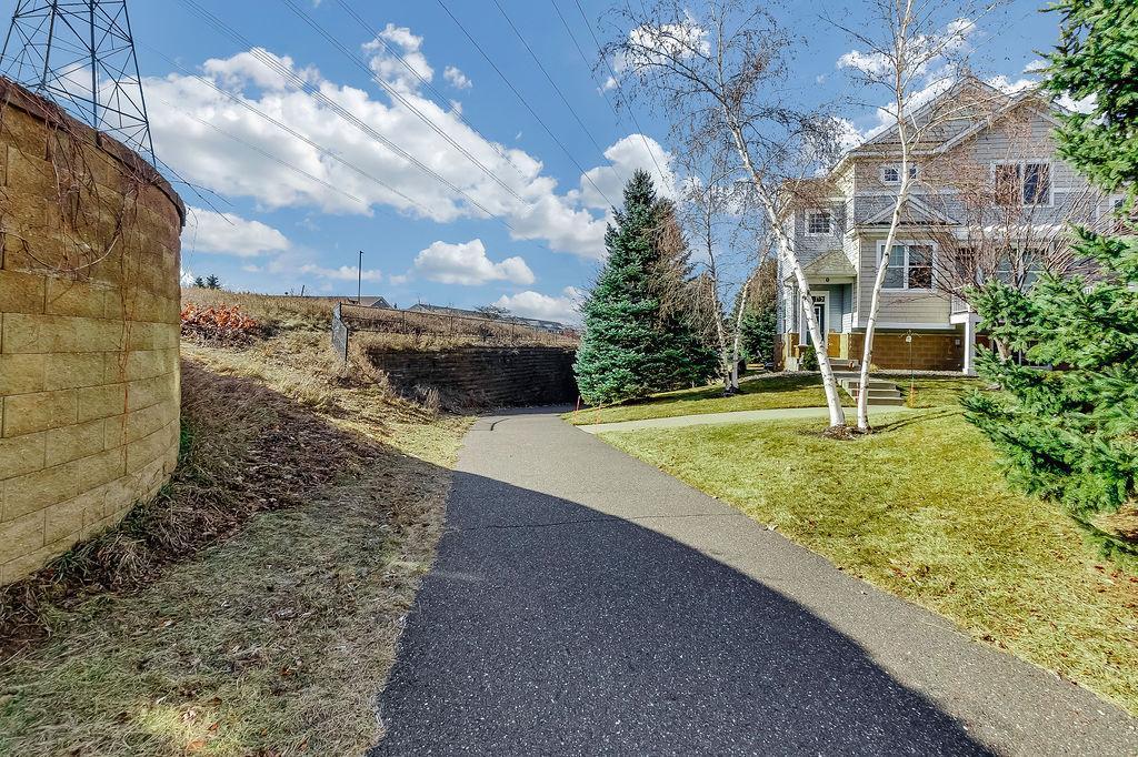 1670 Village Trail E Unit: 5