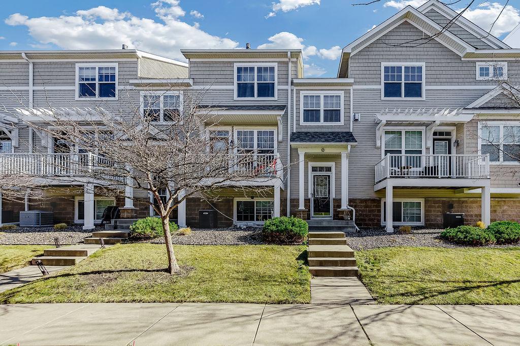 1670 Village Trail E Unit: 5