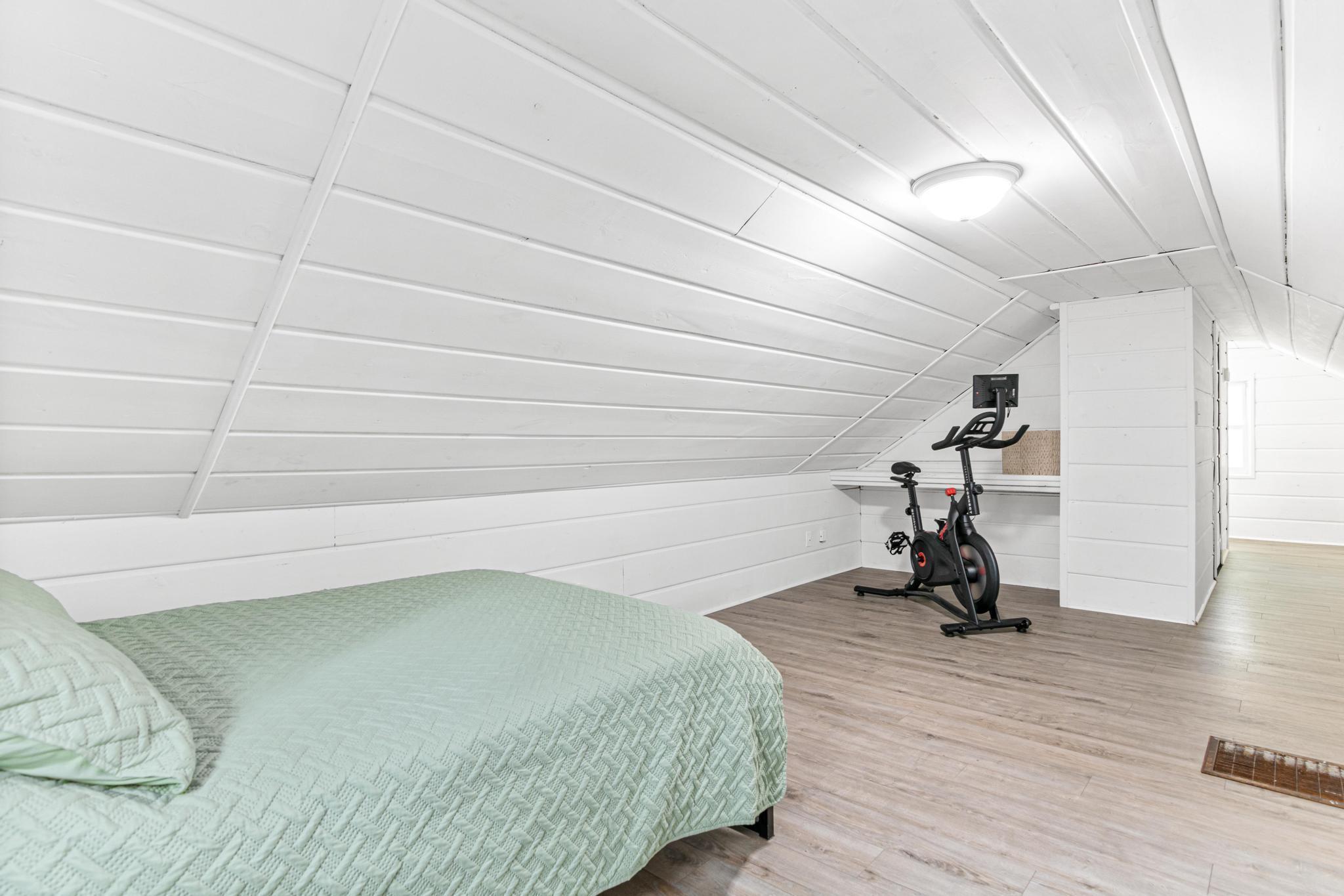 1530 North English Street