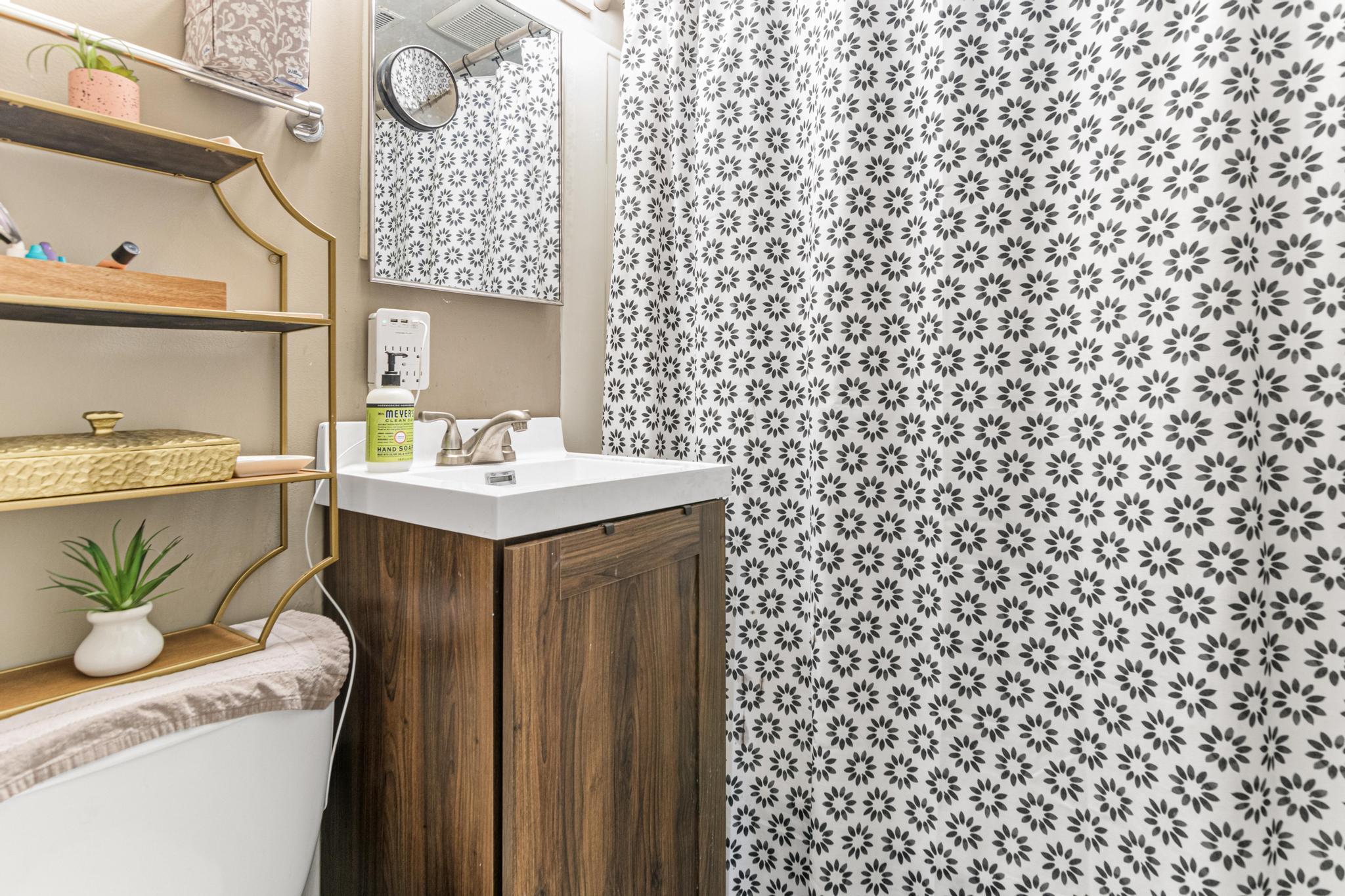 1530 North English Street