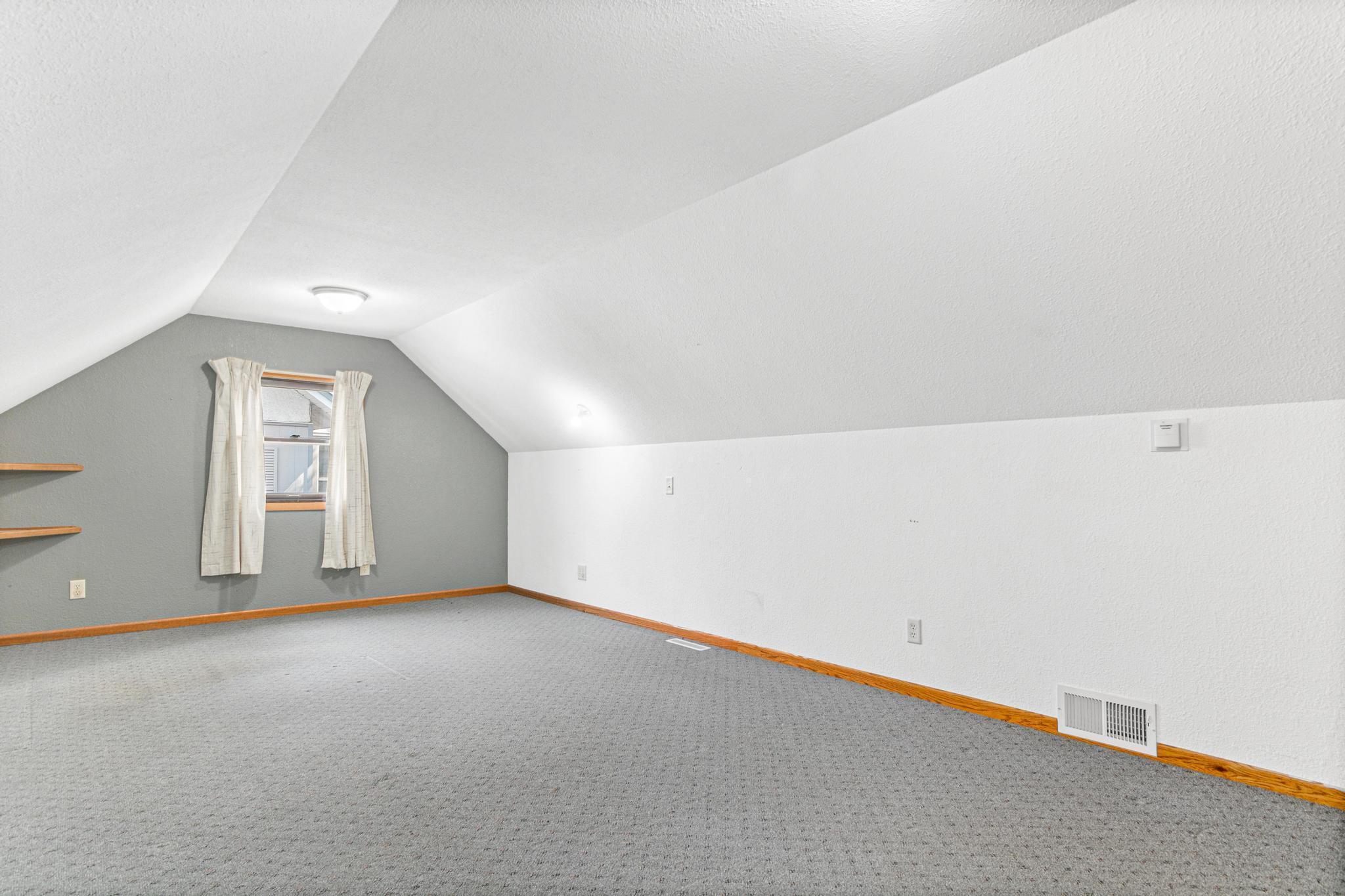 1530 North English Street