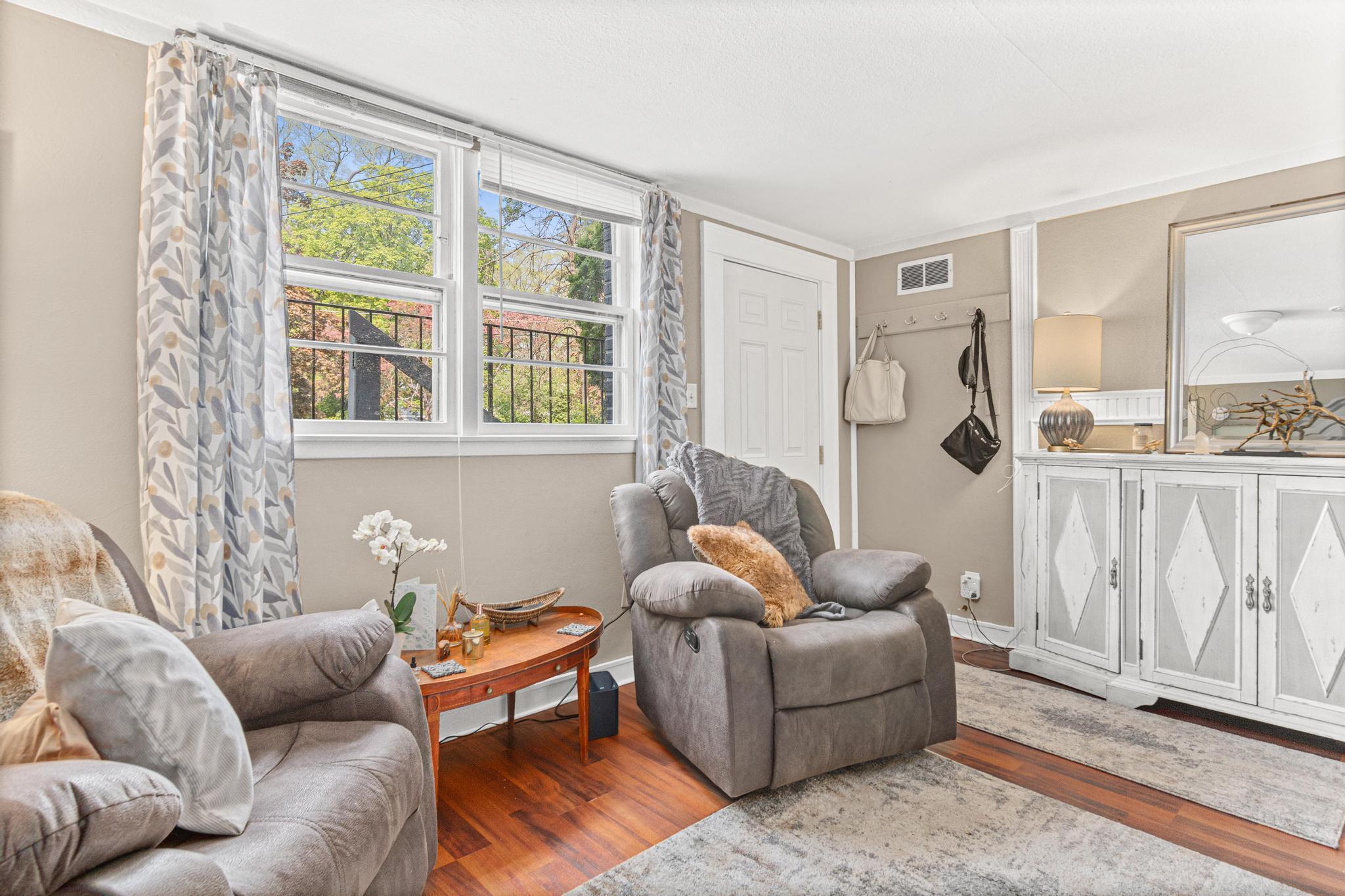 1530 North English Street