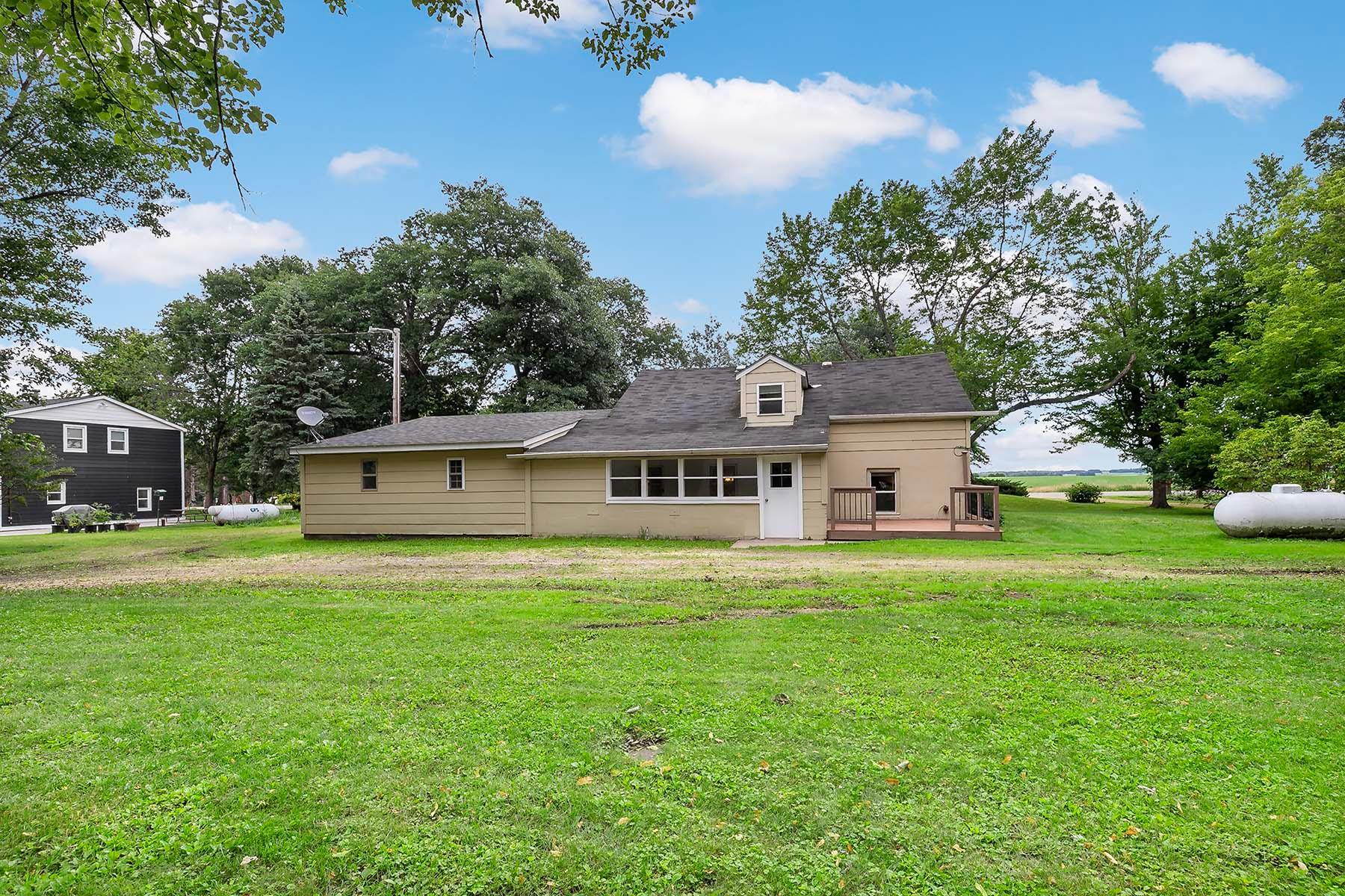 24557 Chippendale Avenue W