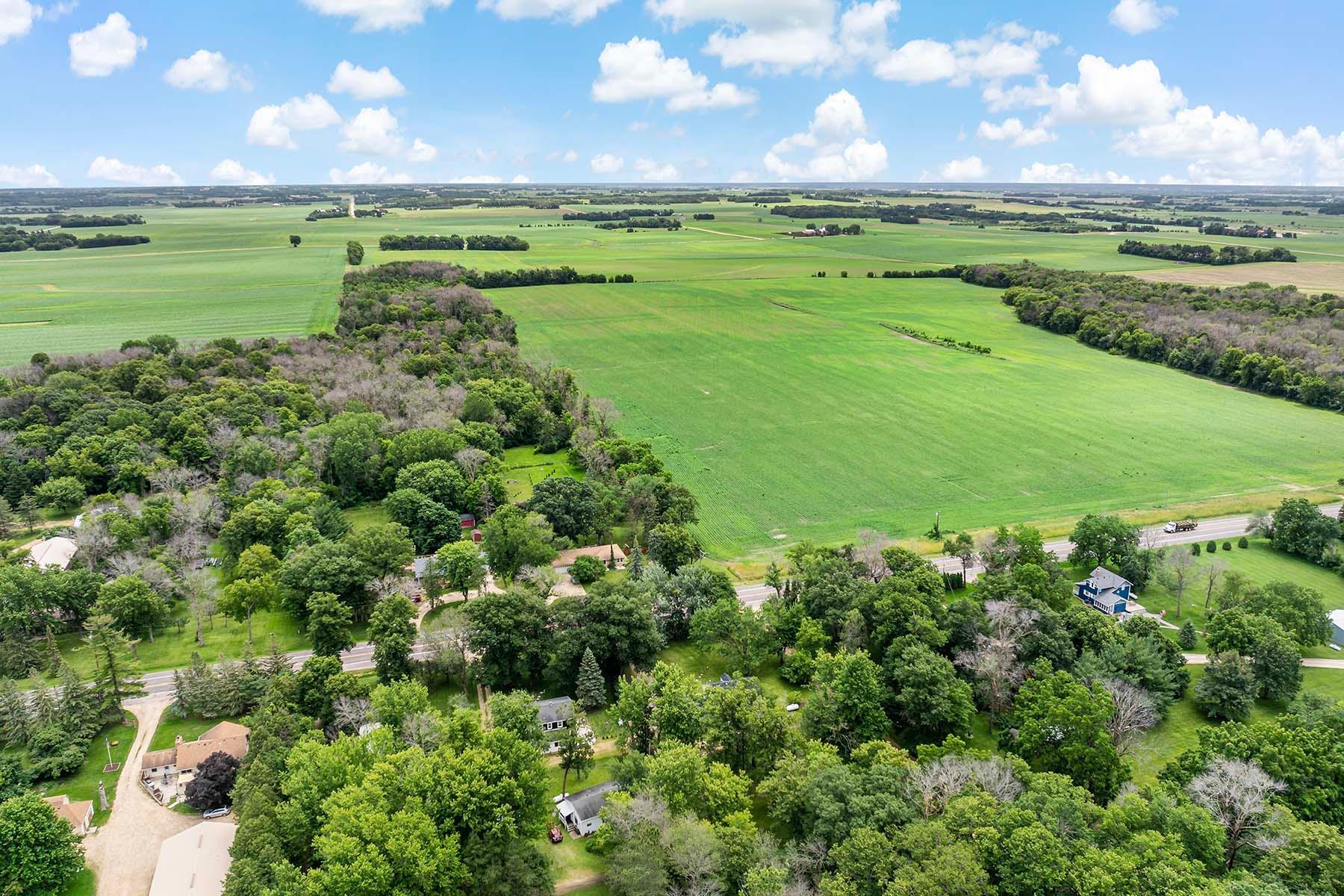 24557 Chippendale Avenue W