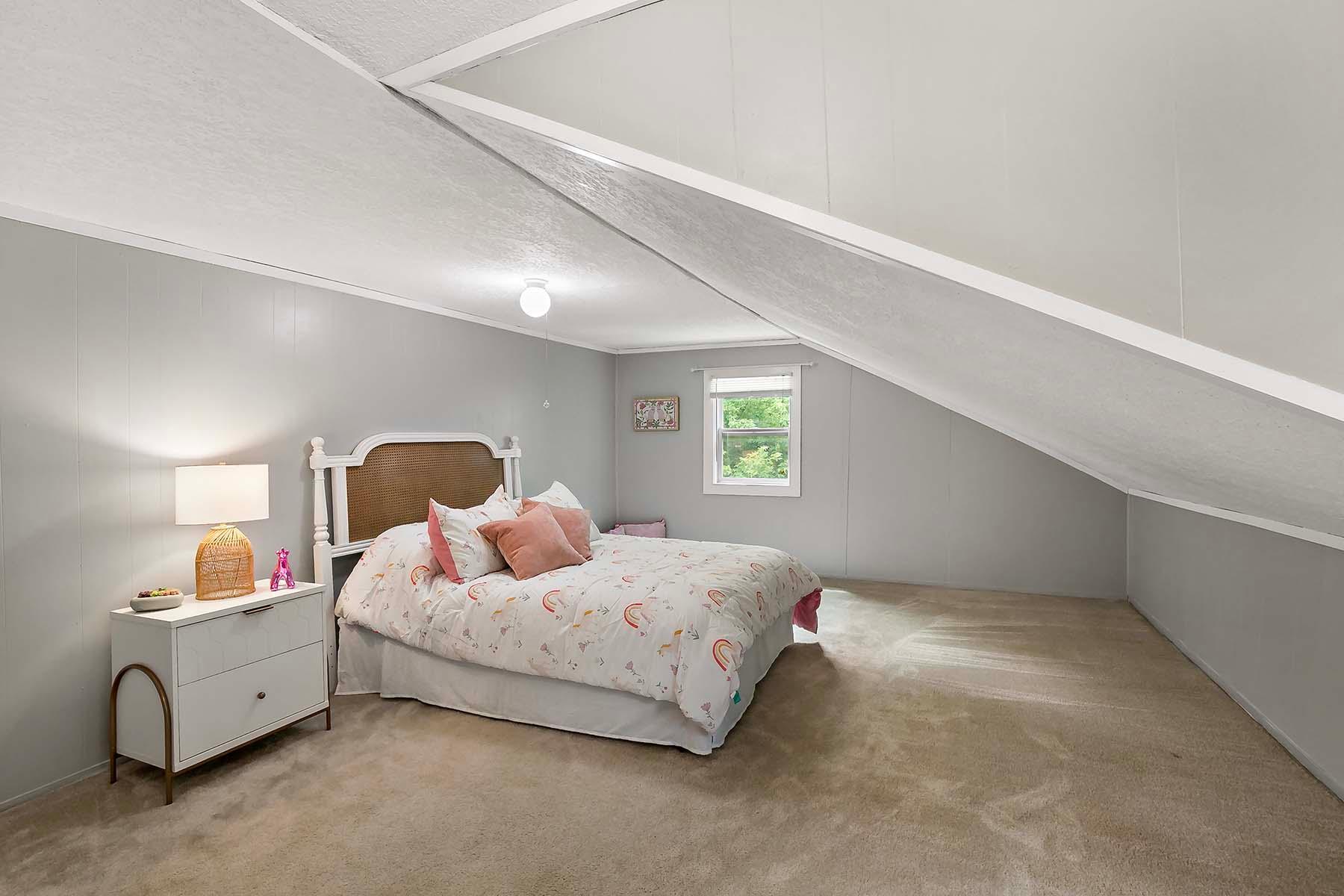 24557 Chippendale Avenue W