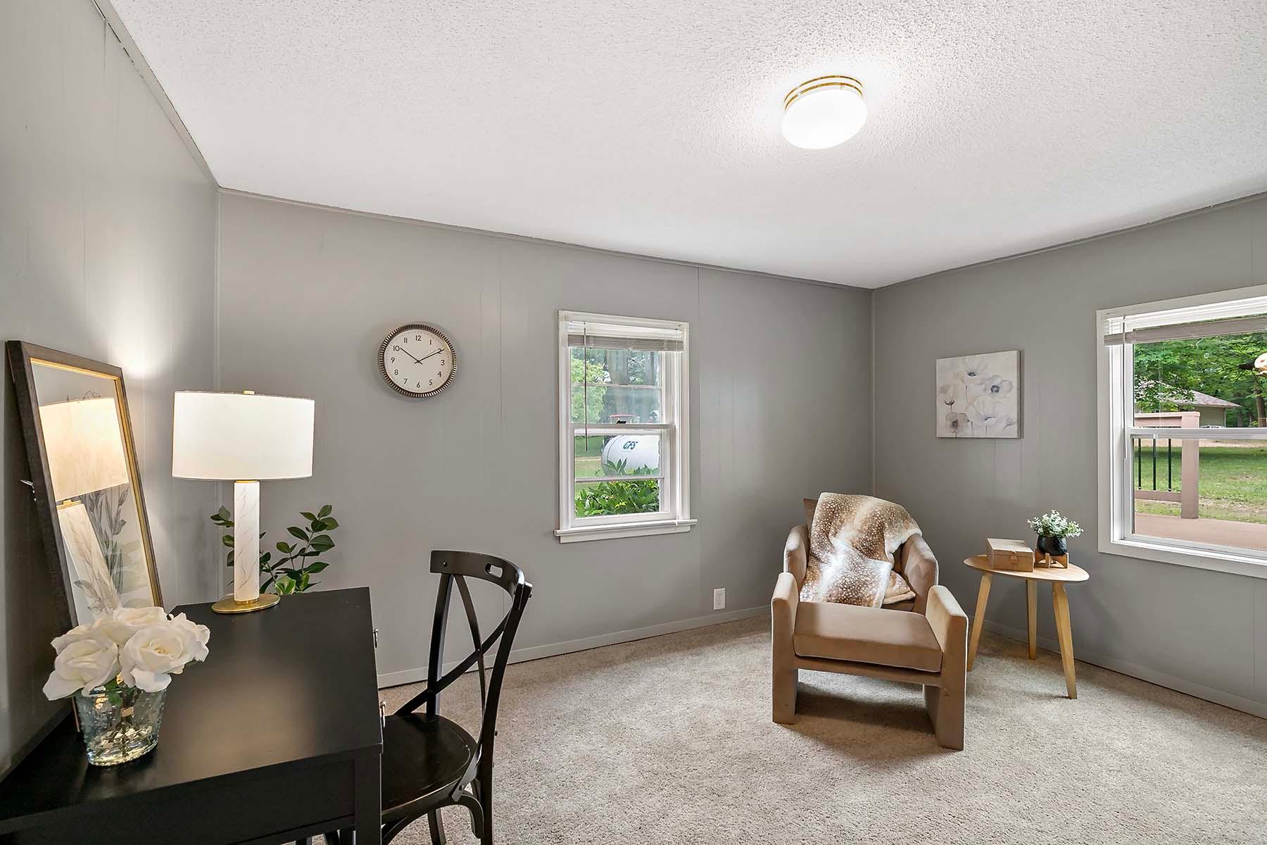 24557 Chippendale Avenue W