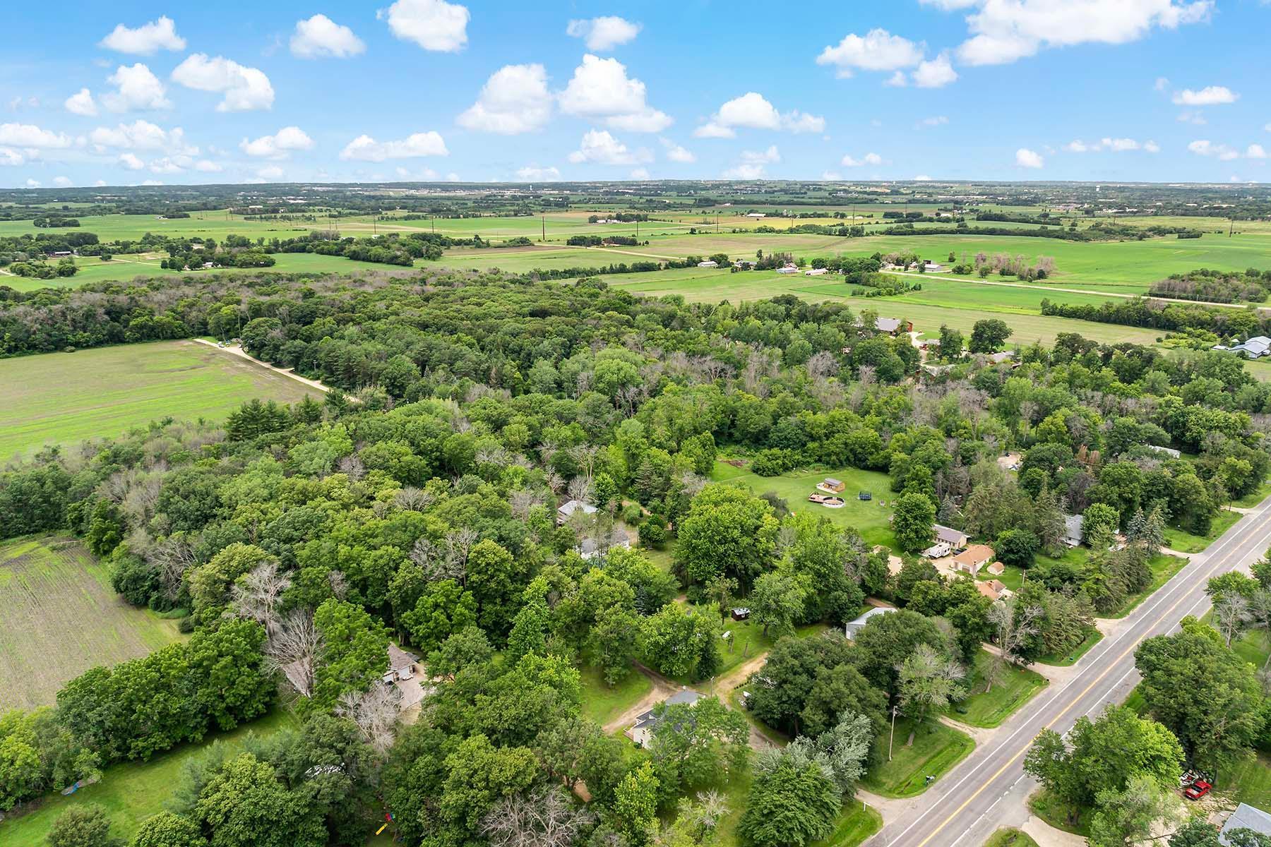 24557 Chippendale Avenue W