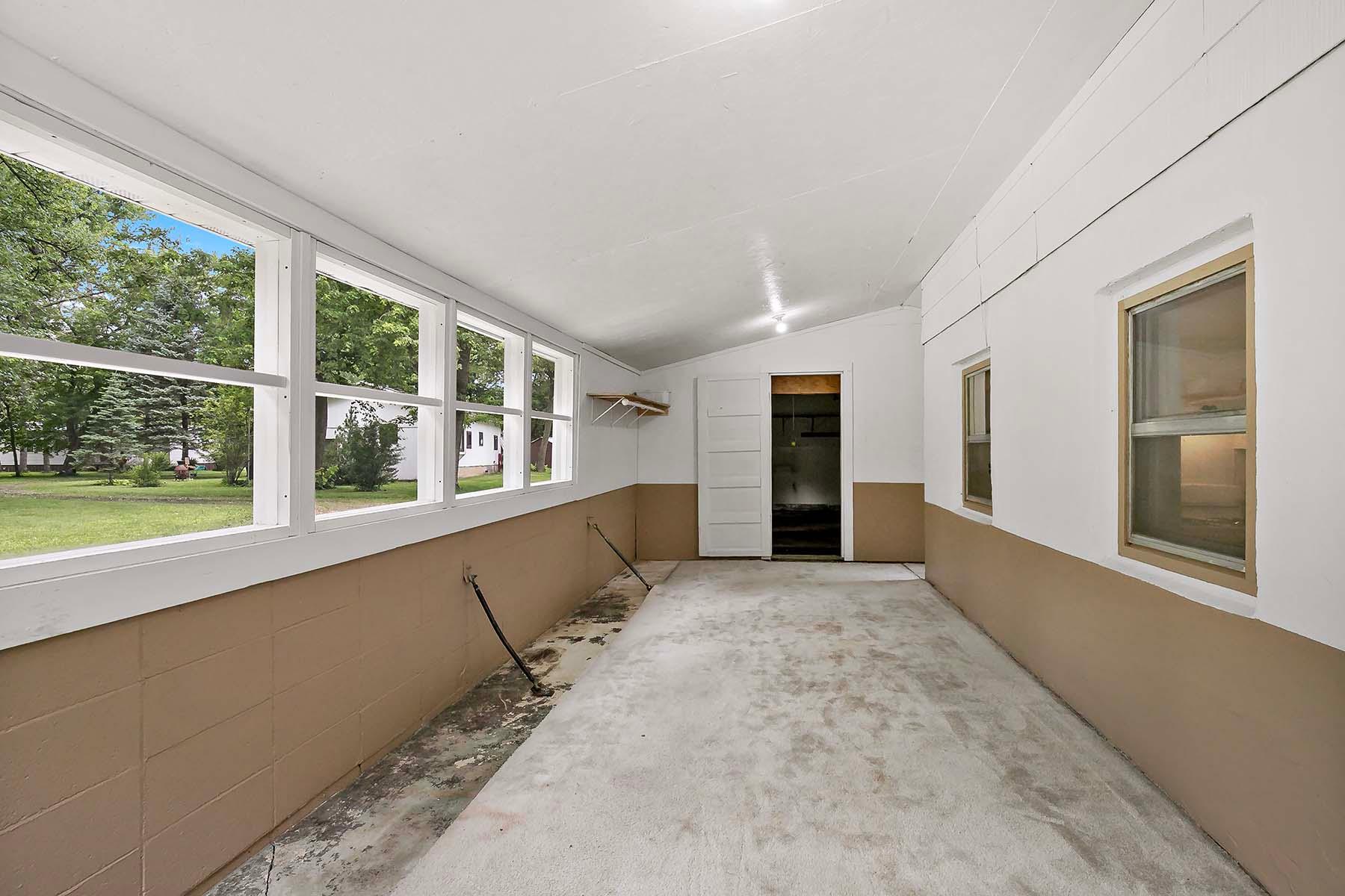 24557 Chippendale Avenue W