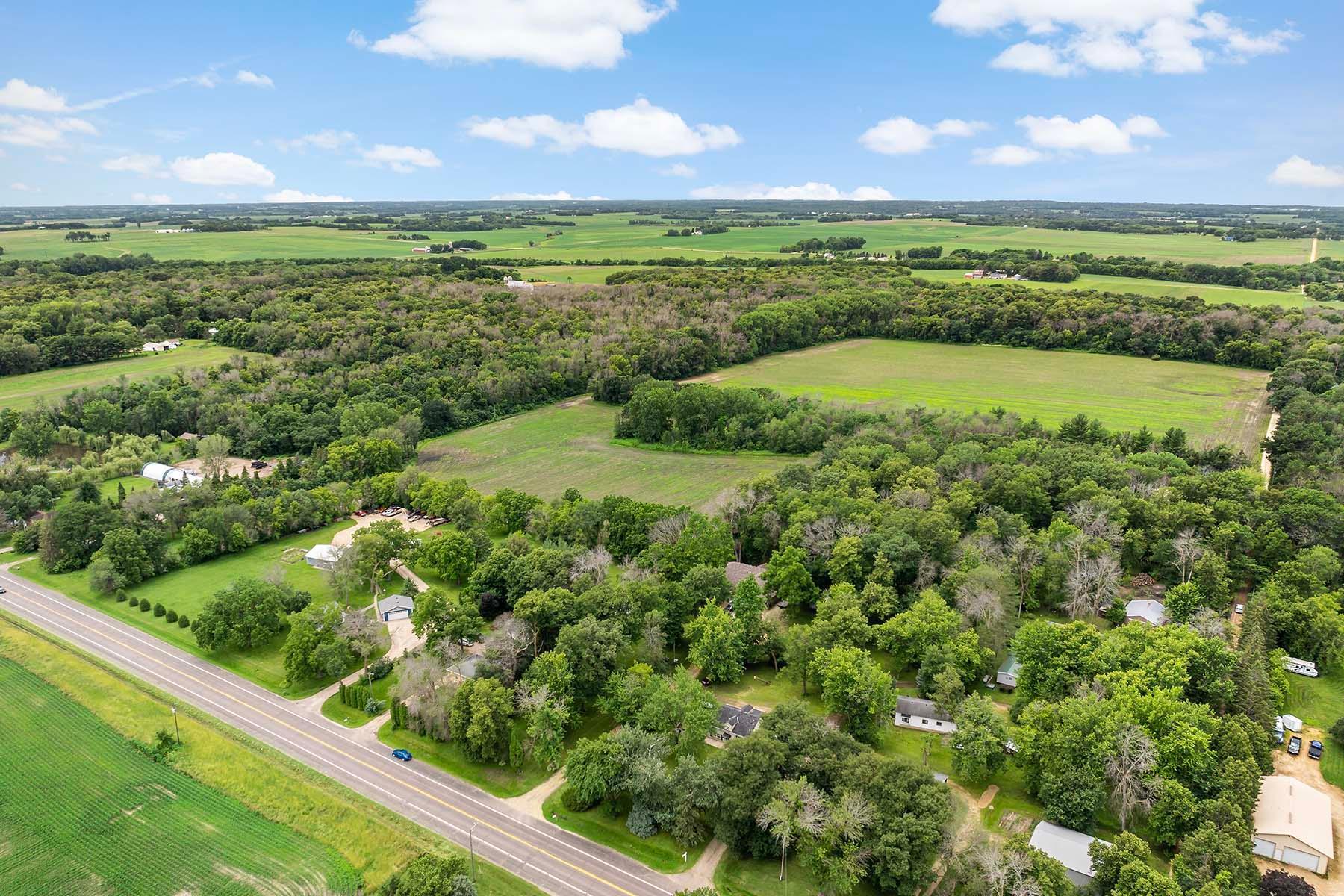 24557 Chippendale Avenue W