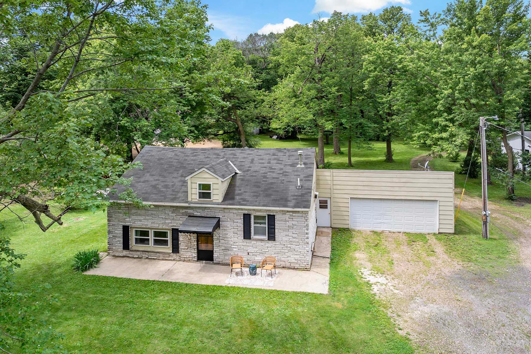 24557 Chippendale Avenue W