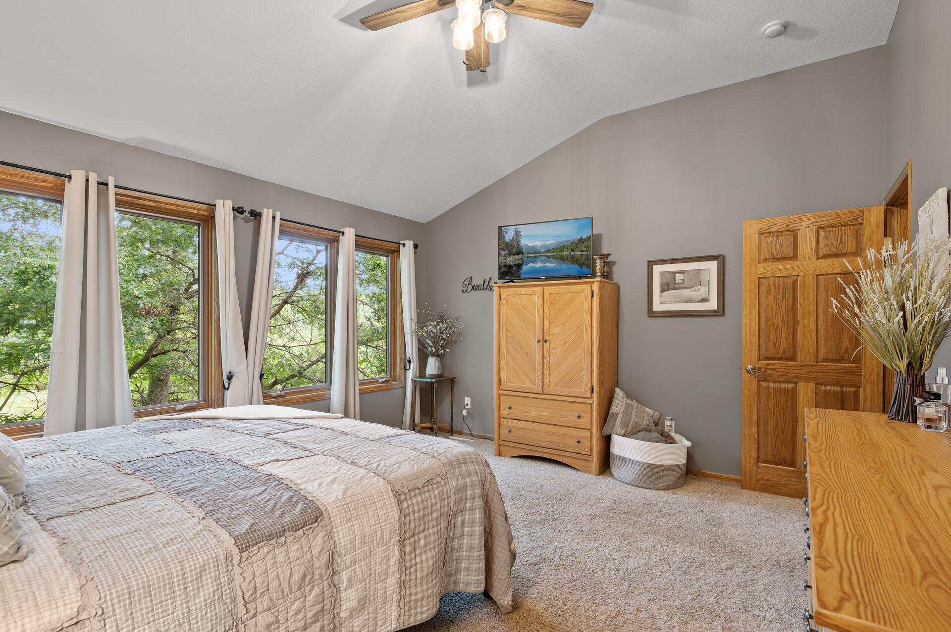 21715 Quincy Street NE