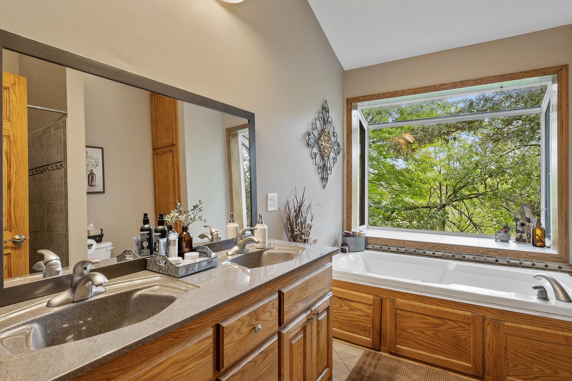 21715 Quincy Street NE