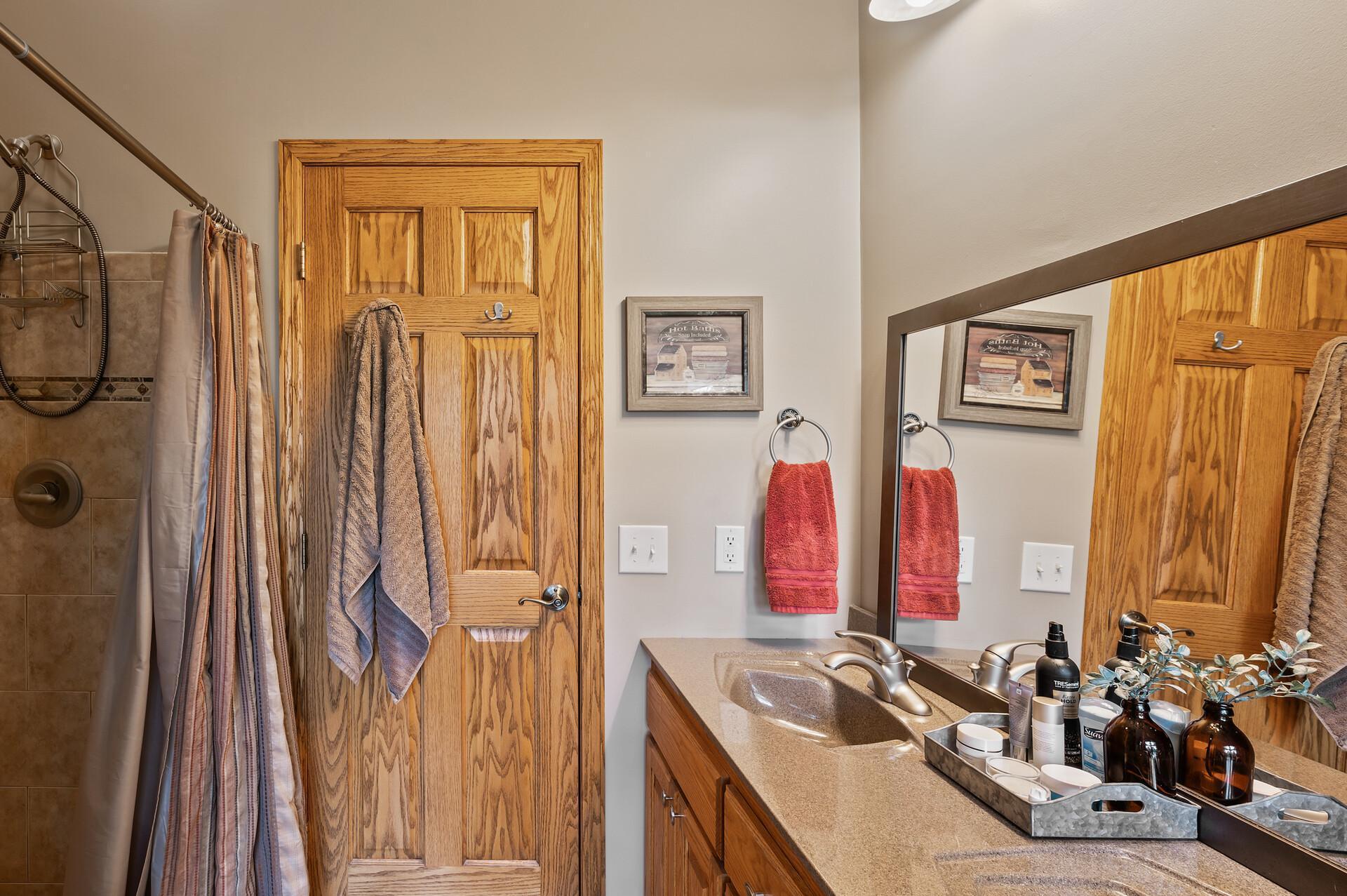 21715 Quincy Street NE