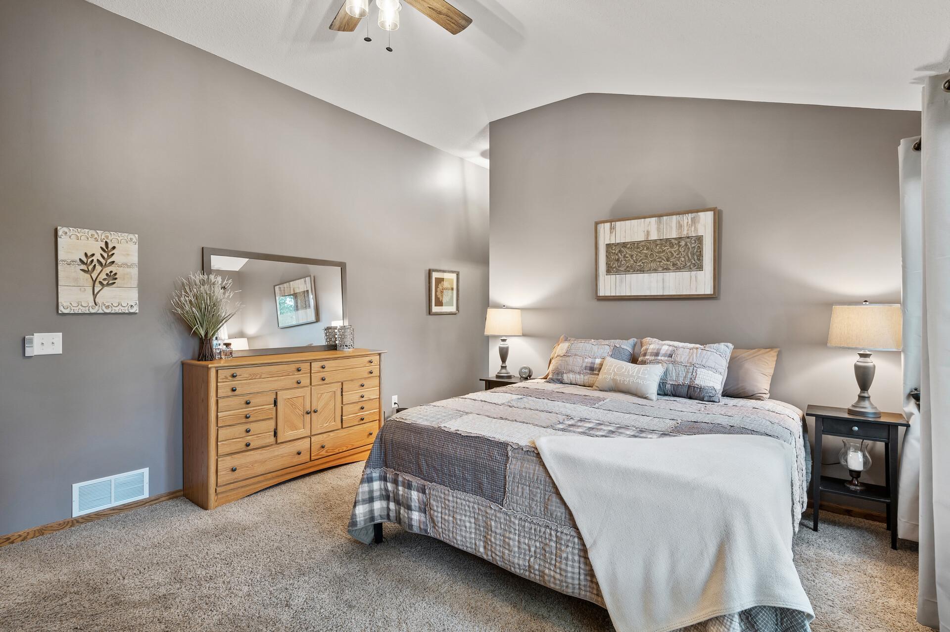 21715 Quincy Street NE