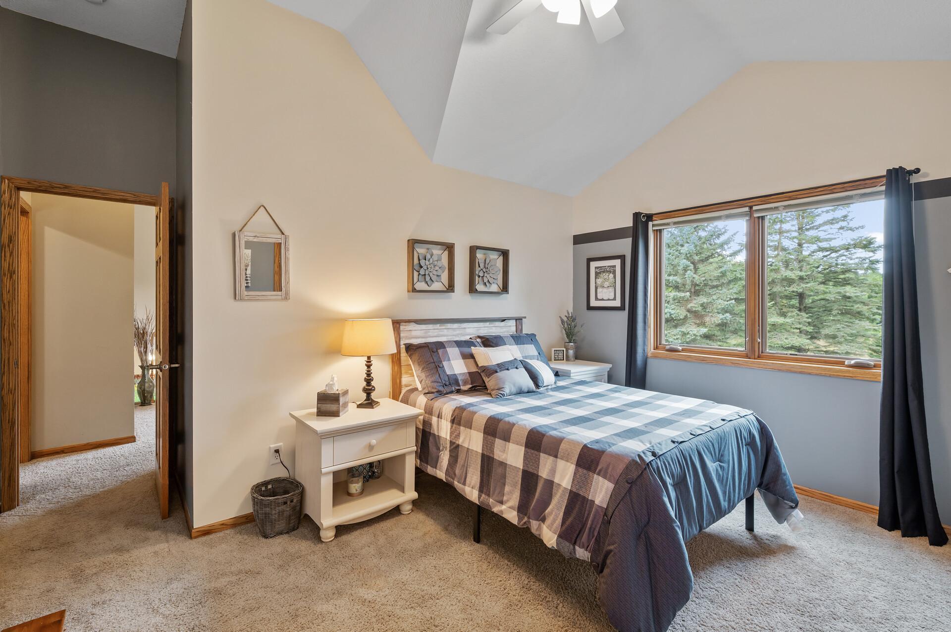 21715 Quincy Street NE