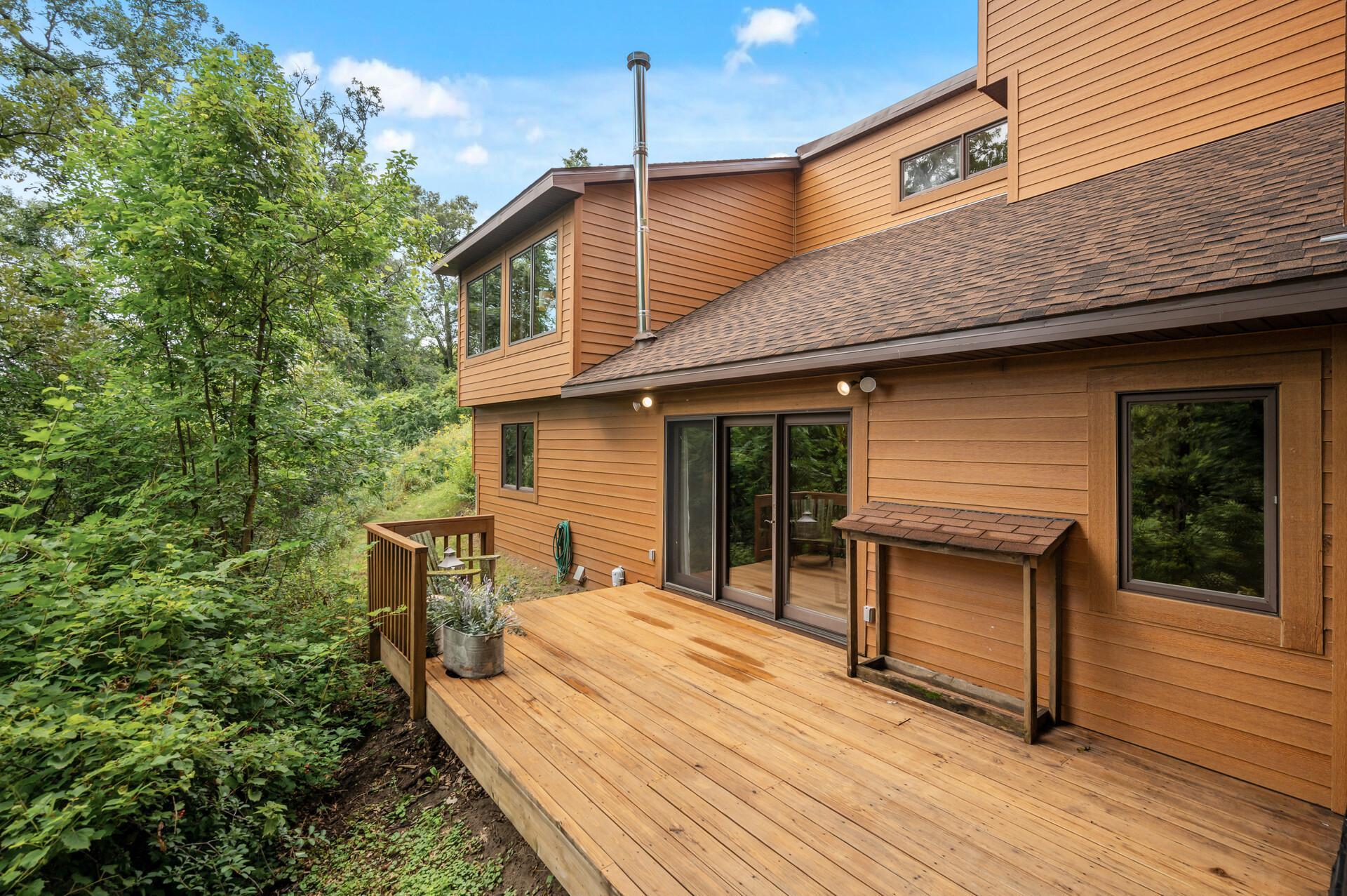 21715 Quincy Street NE