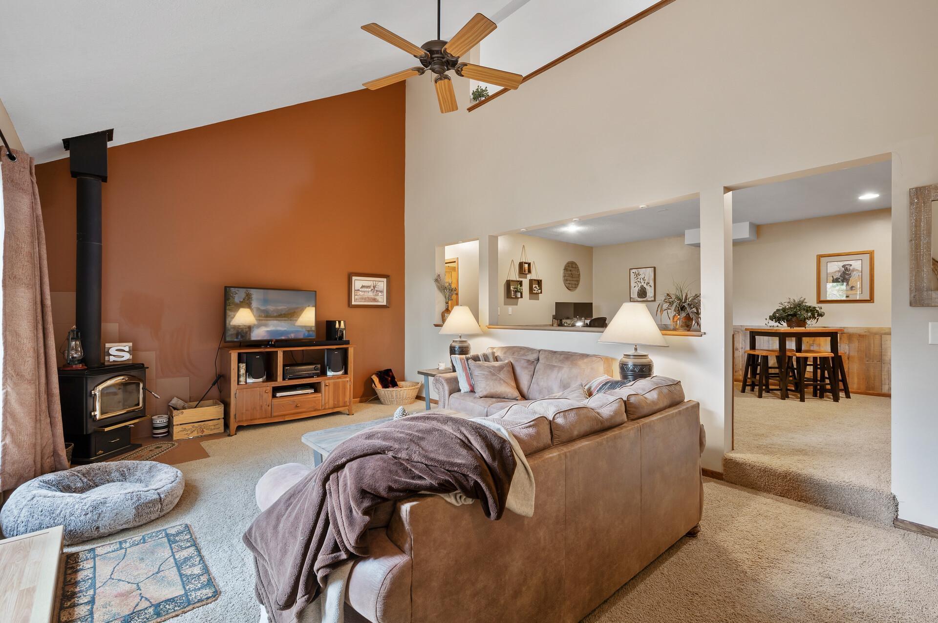 21715 Quincy Street NE