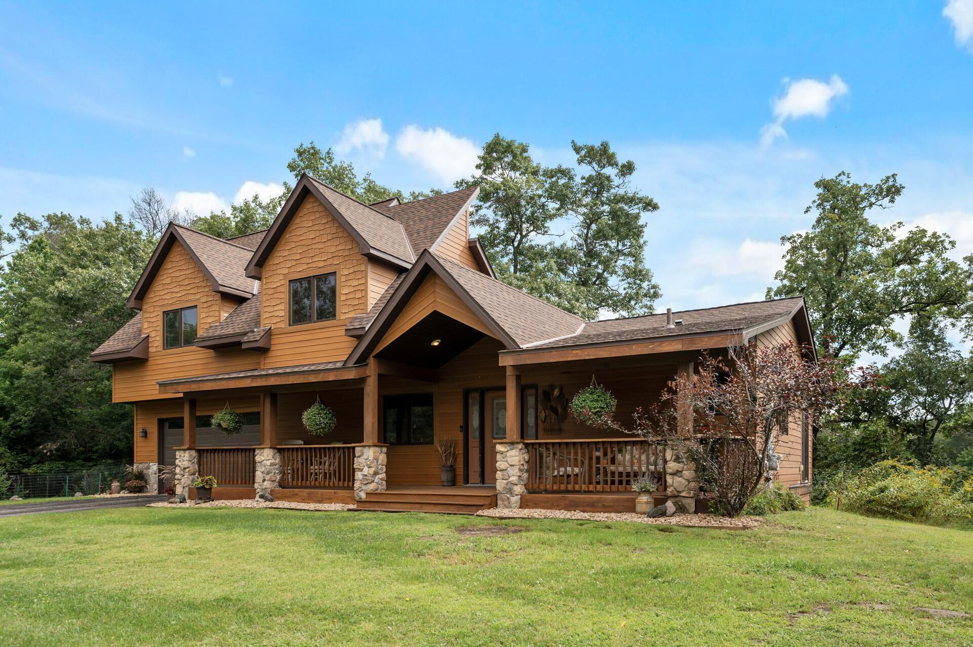 21715 Quincy Street NE