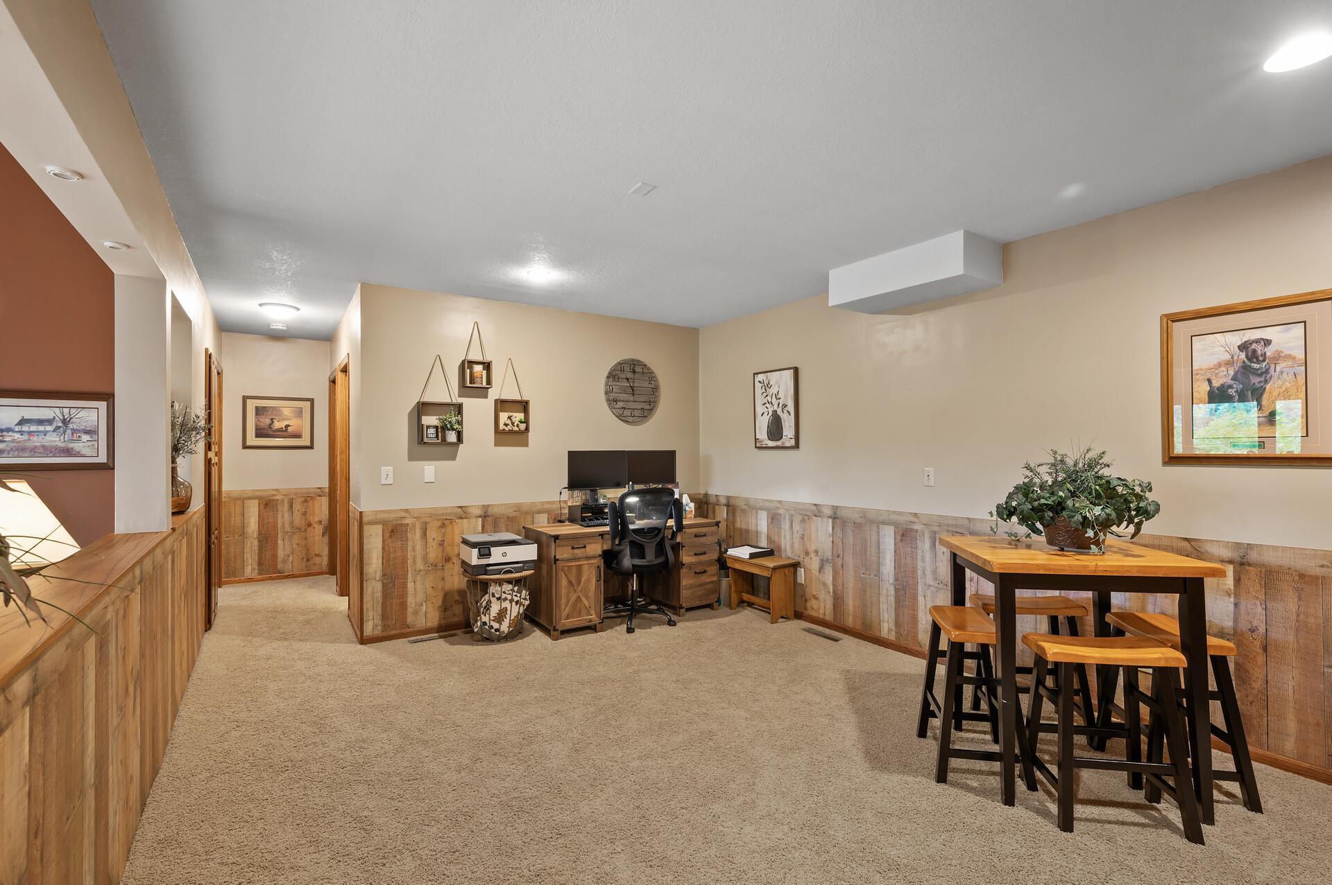 21715 Quincy Street NE