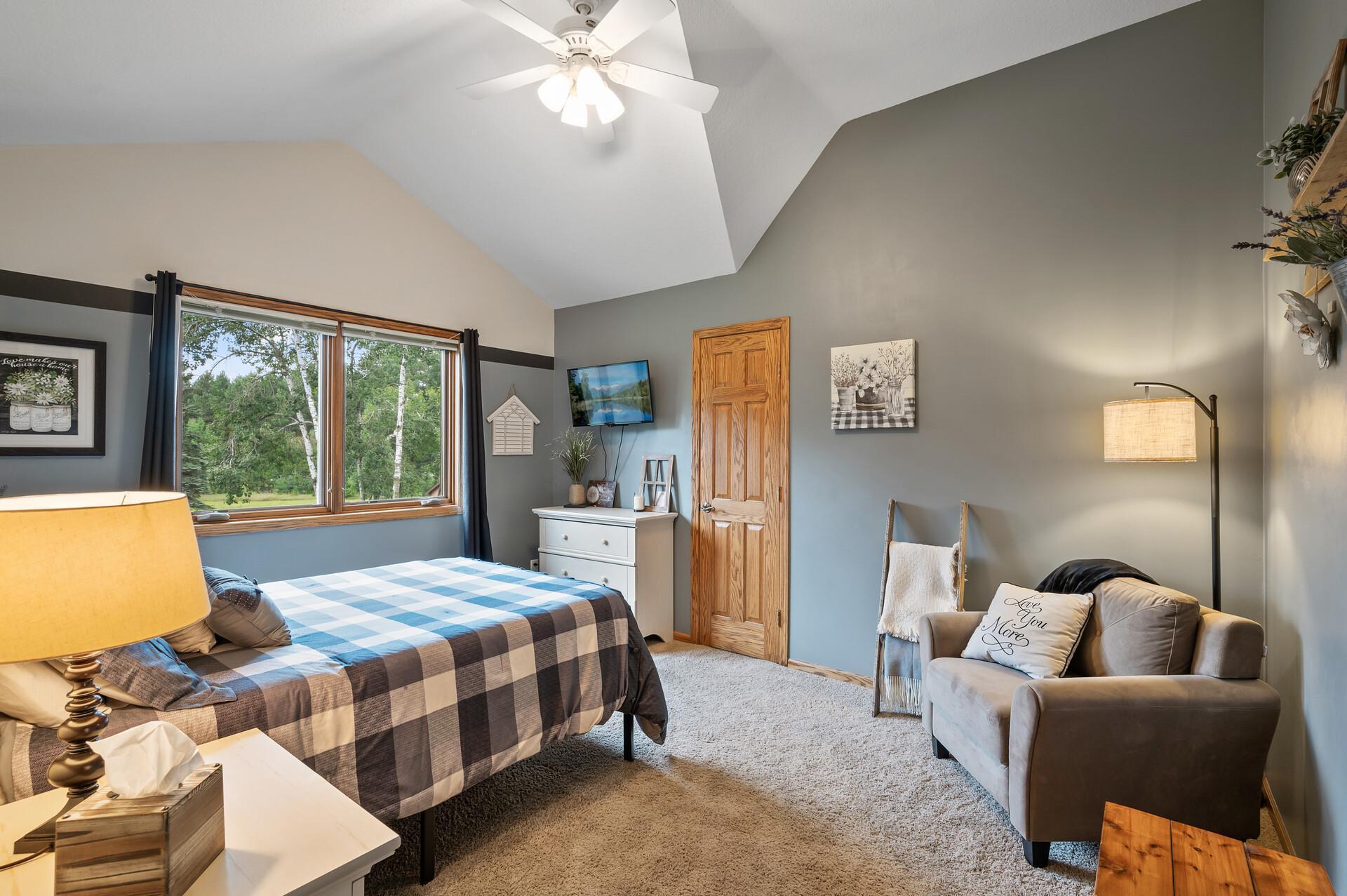 21715 Quincy Street NE