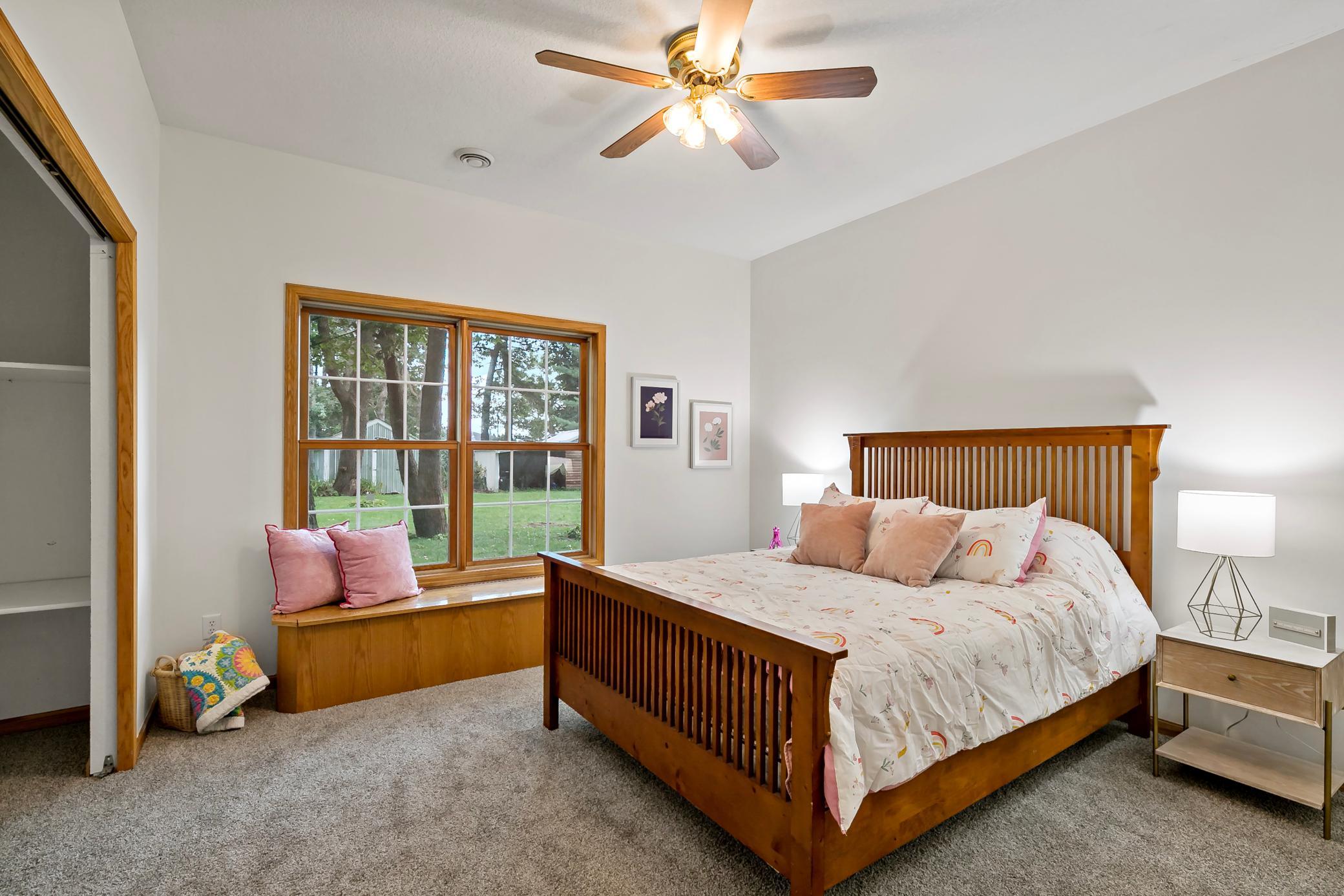 24579 Chippendale Avenue W