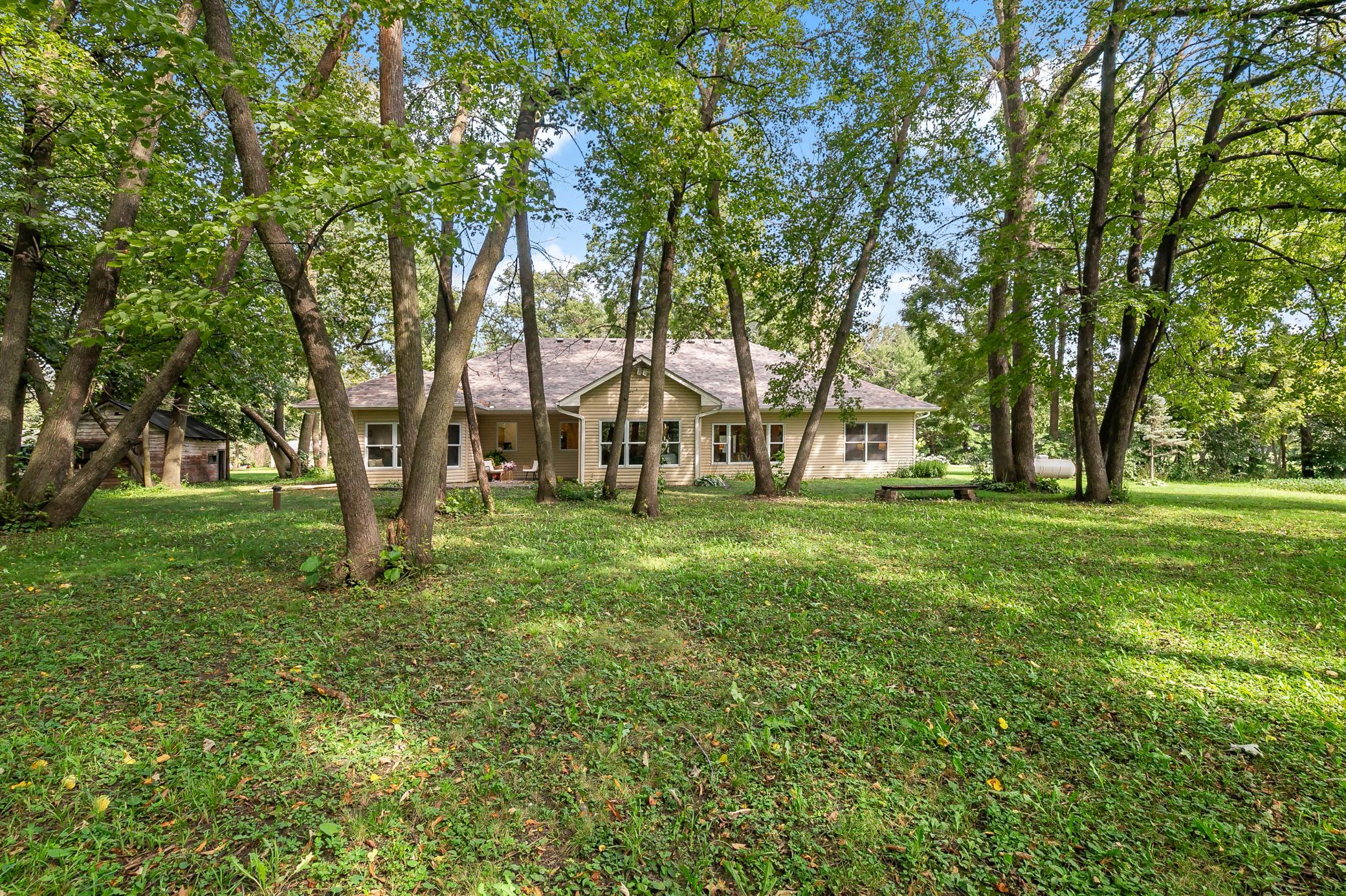 24579 Chippendale Avenue W