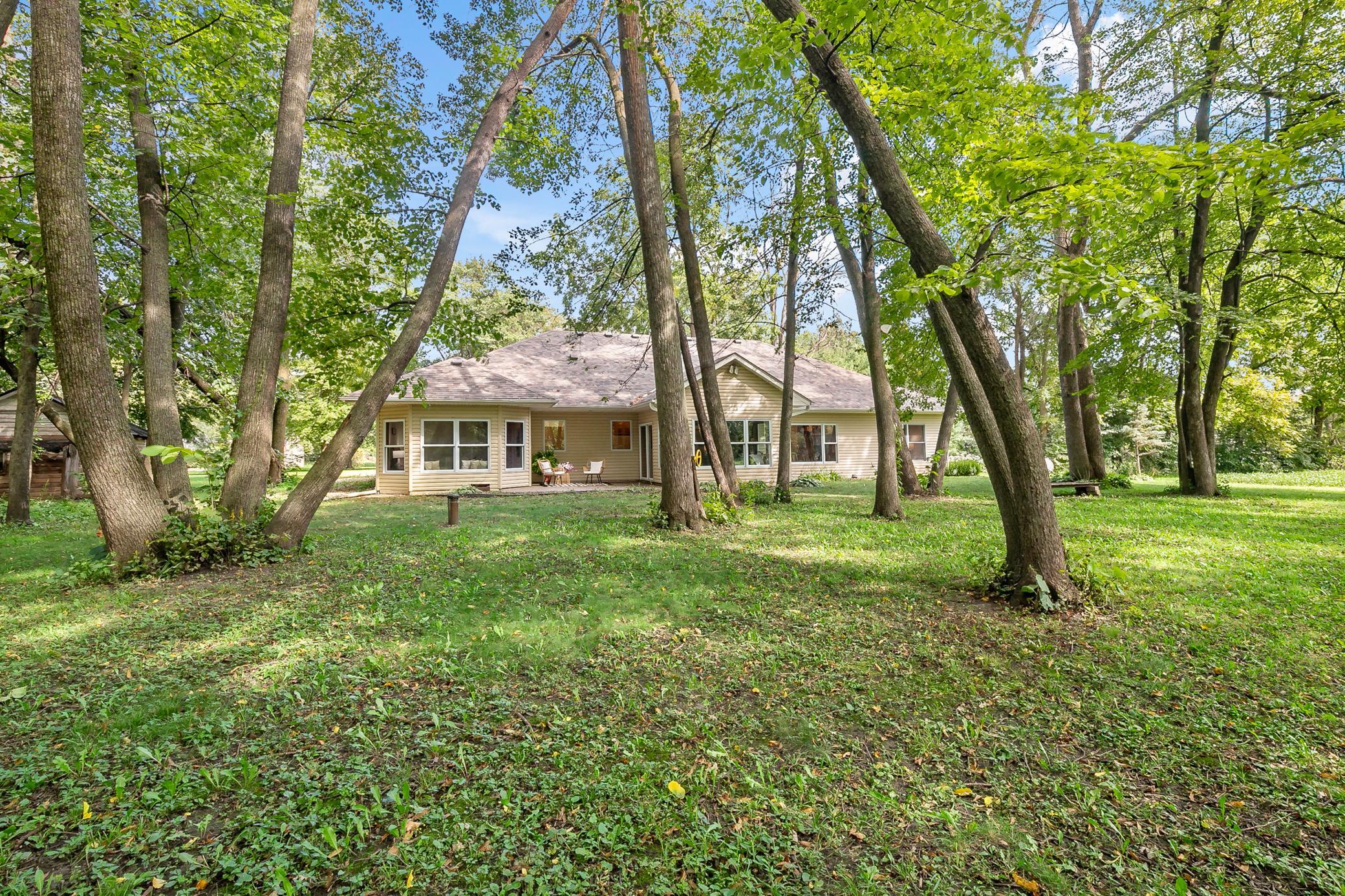 24579 Chippendale Avenue W