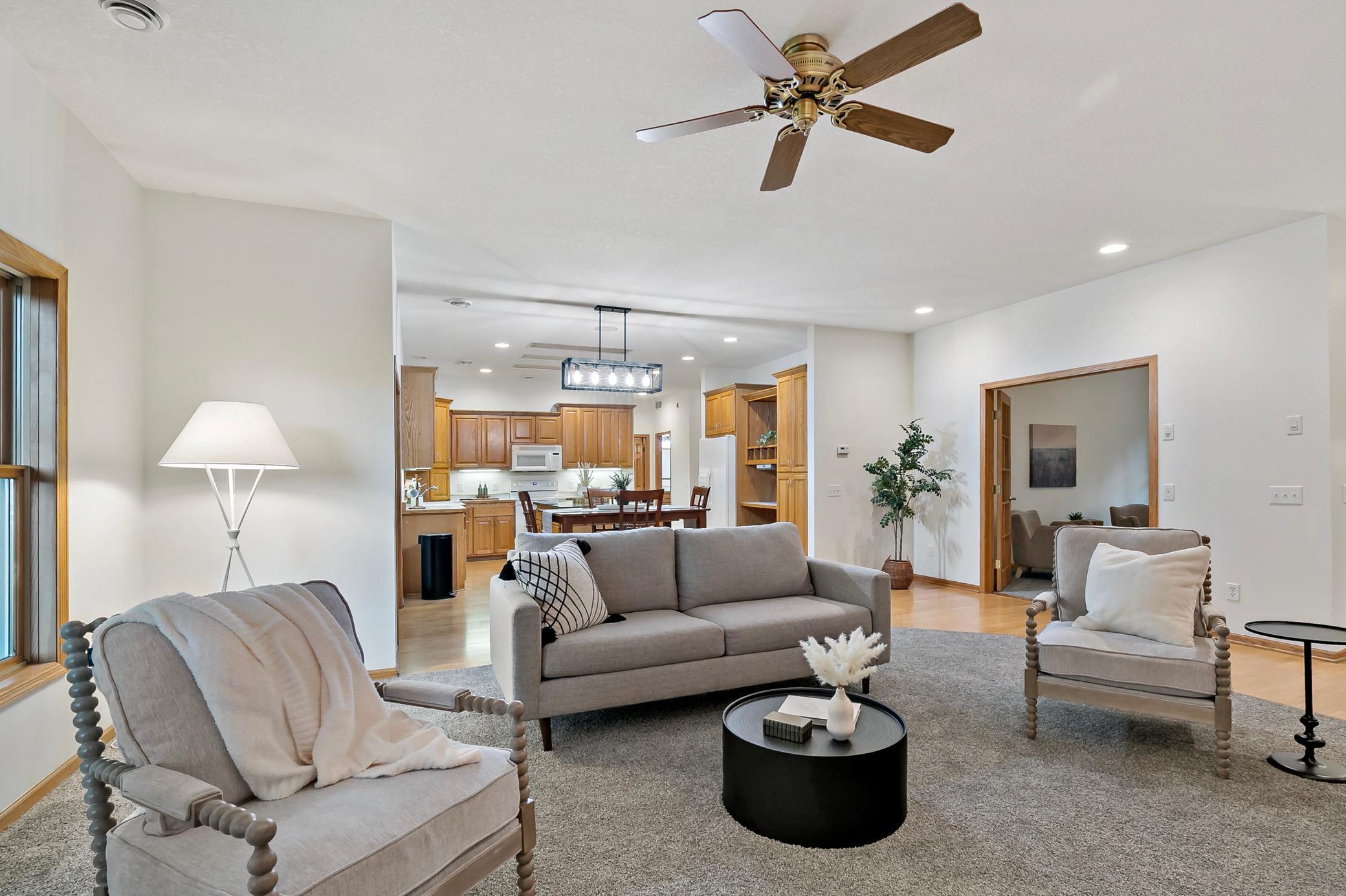 24579 Chippendale Avenue W