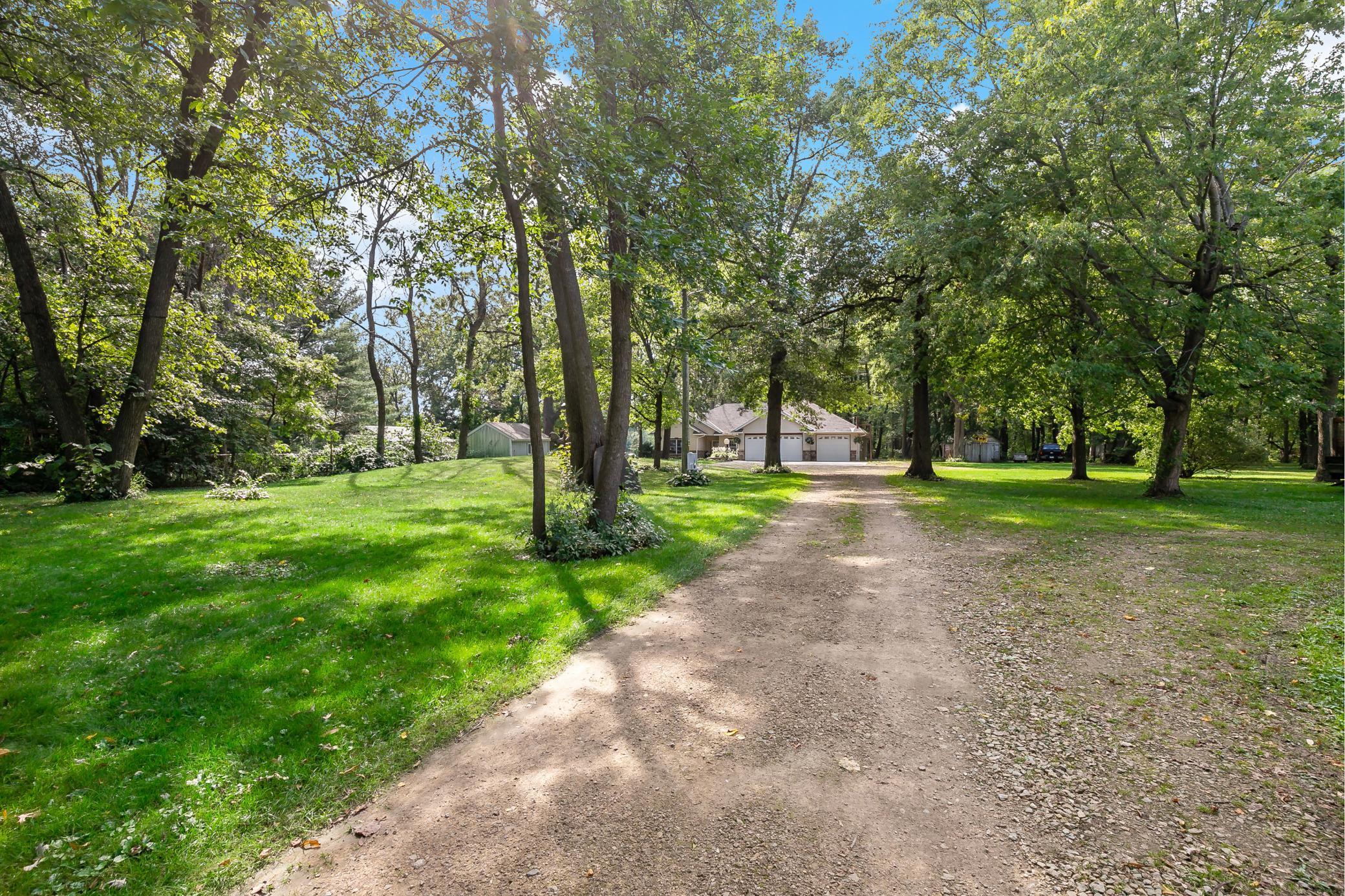 24579 Chippendale Avenue W