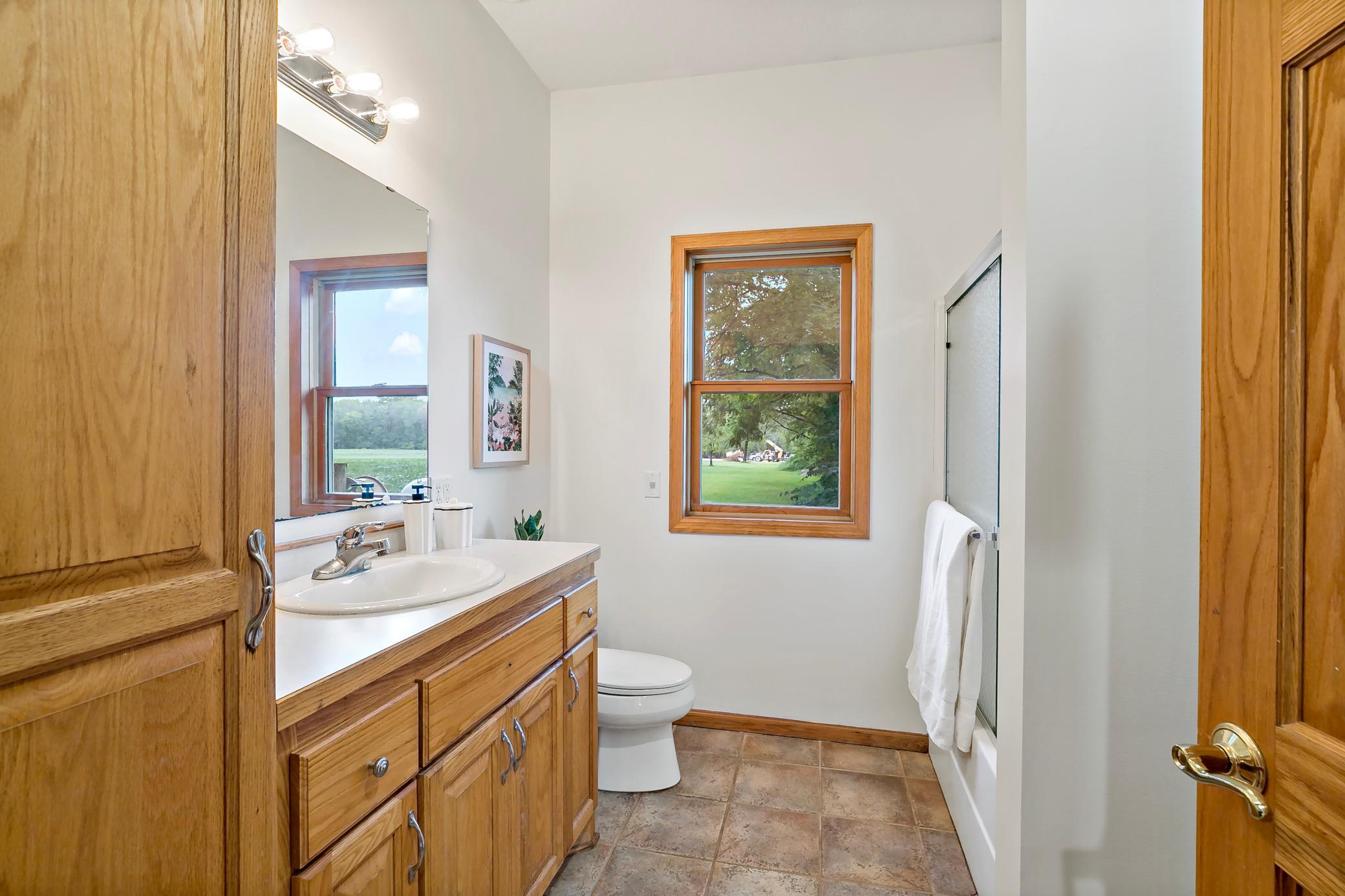 24579 Chippendale Avenue W