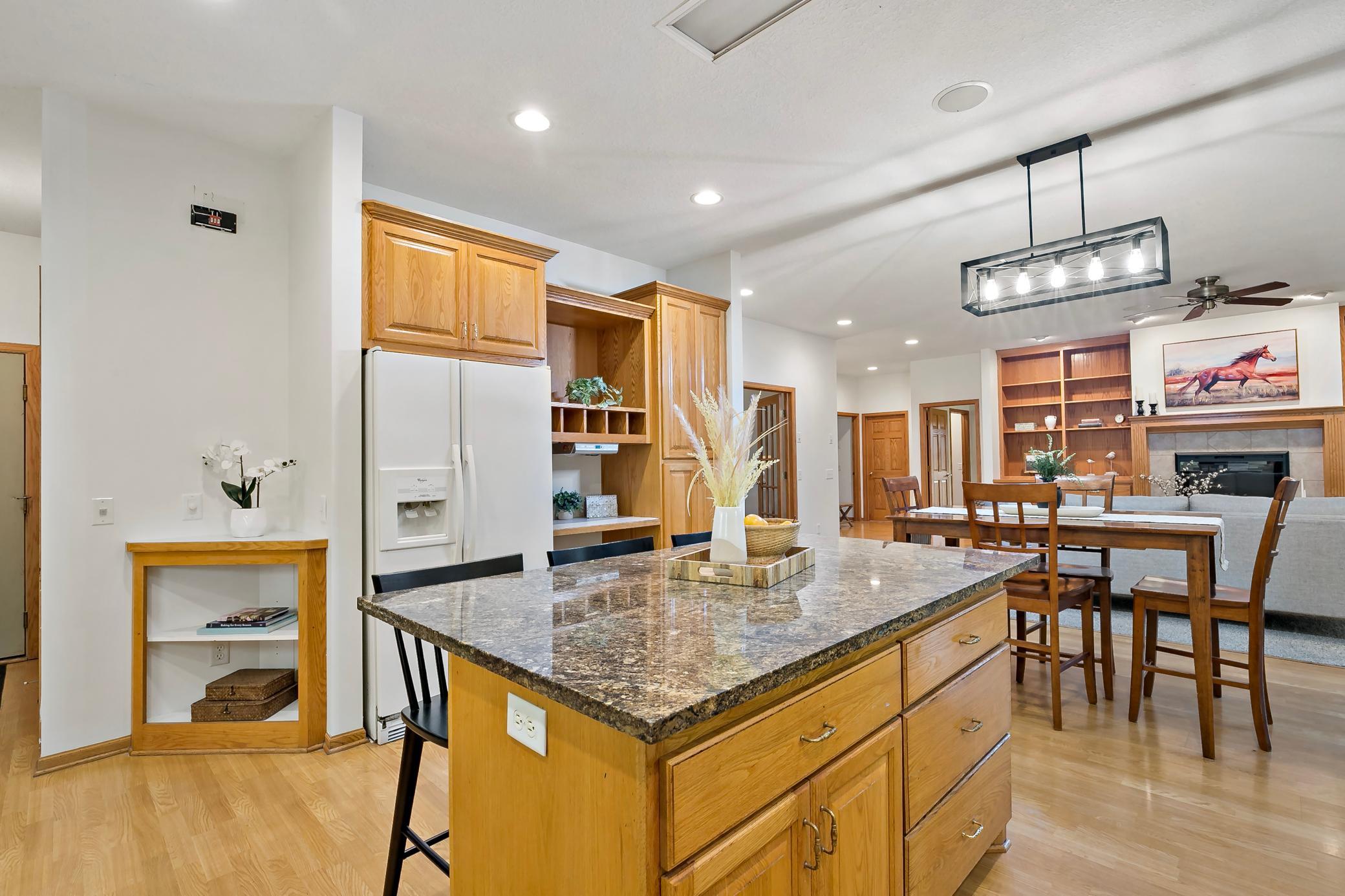 24579 Chippendale Avenue W