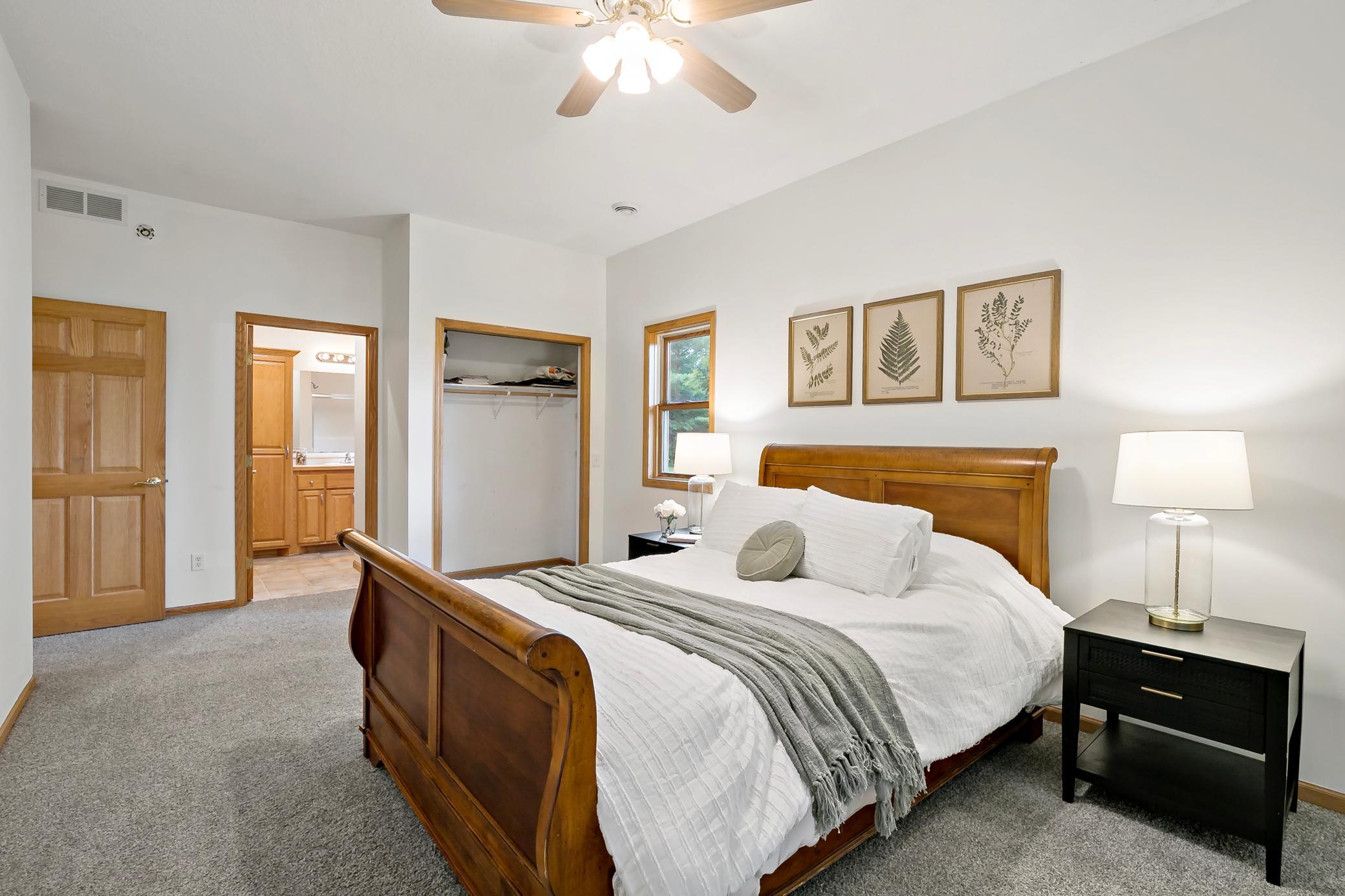 24579 Chippendale Avenue W