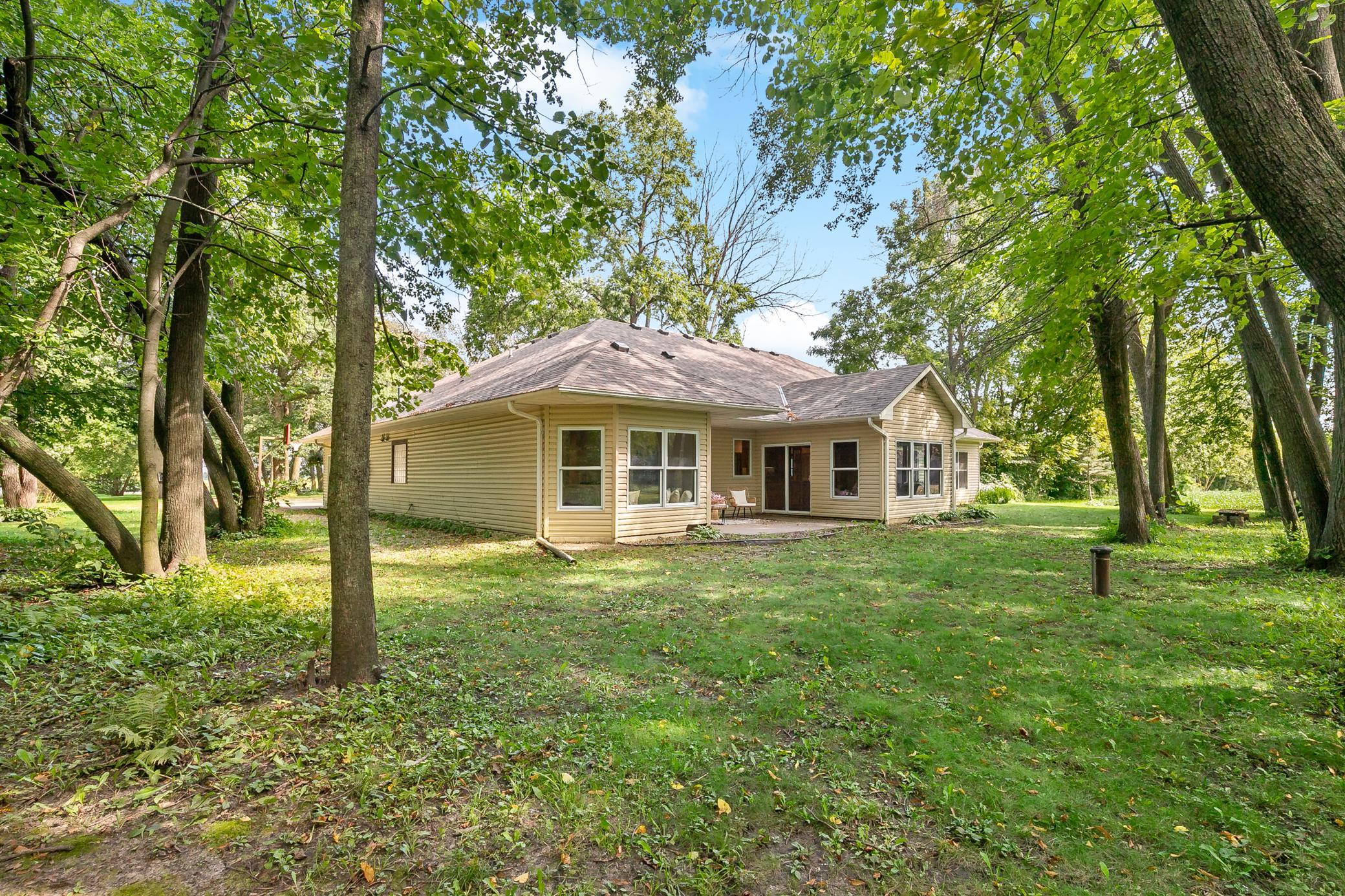 24579 Chippendale Avenue W