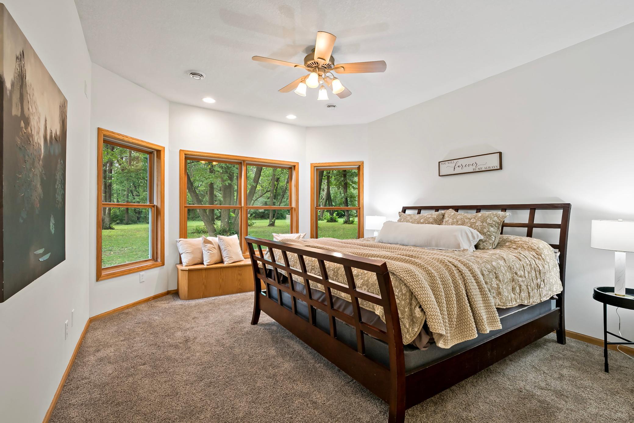 24579 Chippendale Avenue W