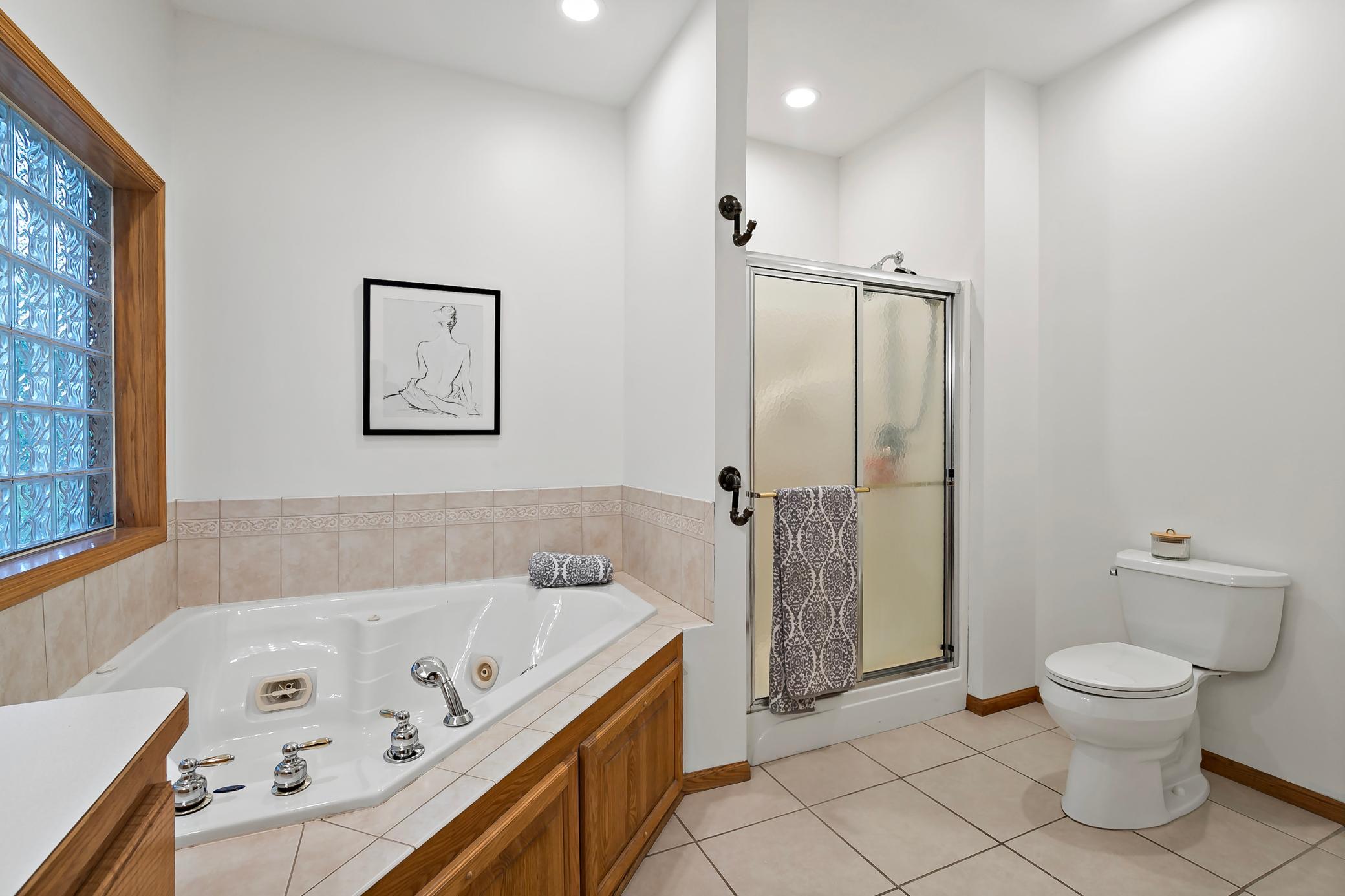 24579 Chippendale Avenue W