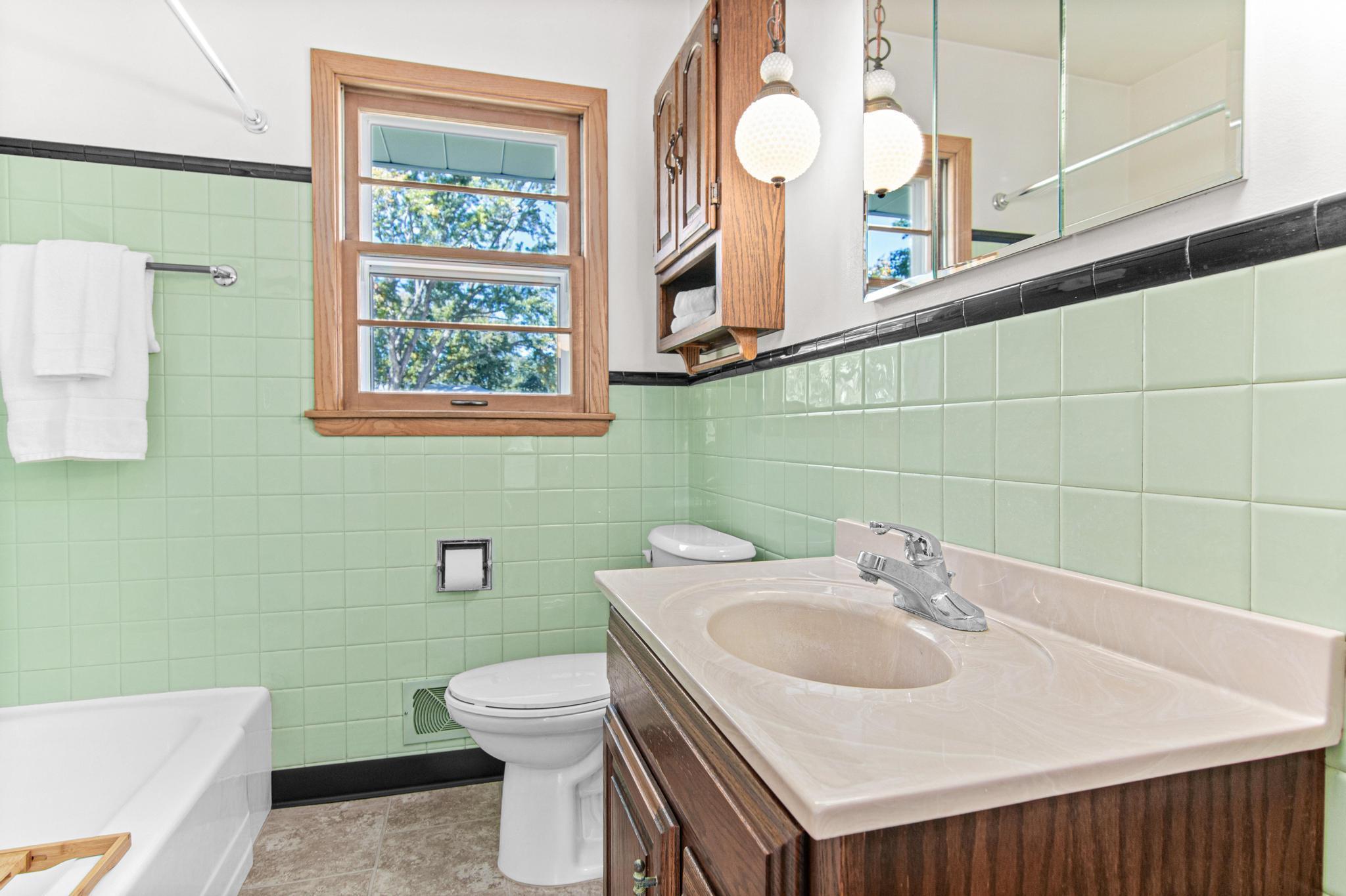 7106 Grimes Avenue N