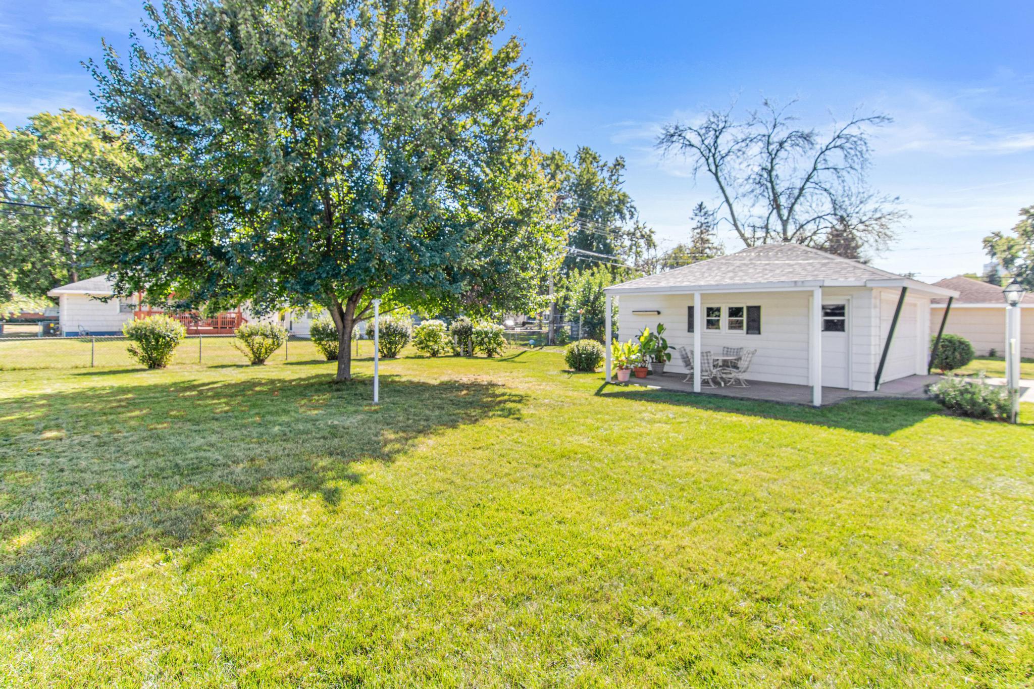 7106 Grimes Avenue N