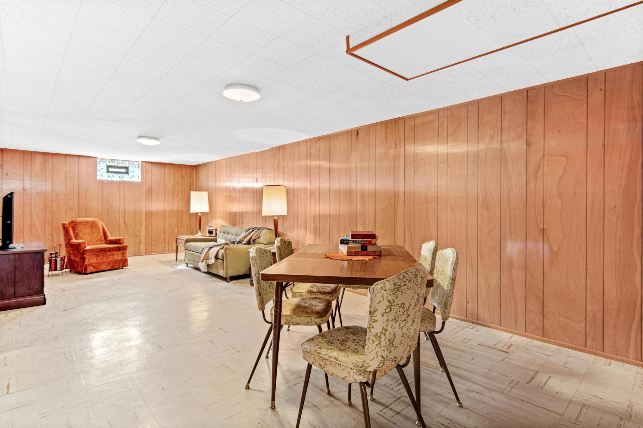 7106 Grimes Avenue N