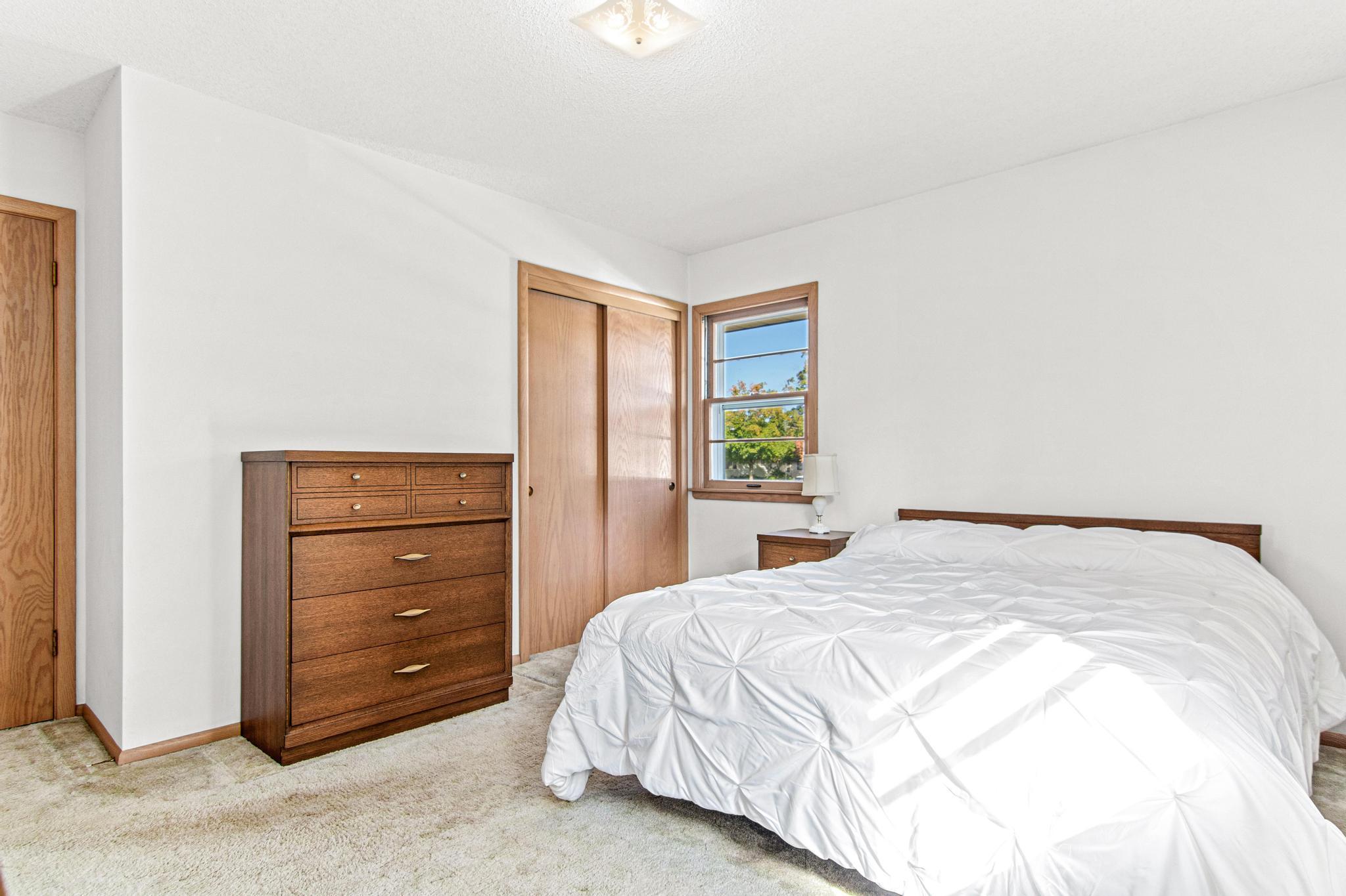 7106 Grimes Avenue N