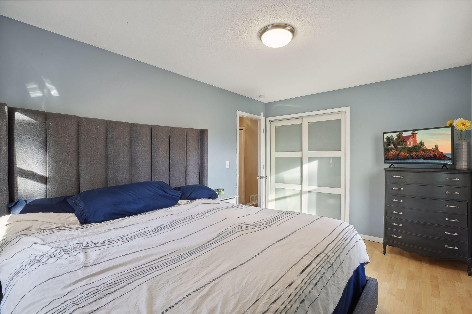 13065 Saratoga Lane N